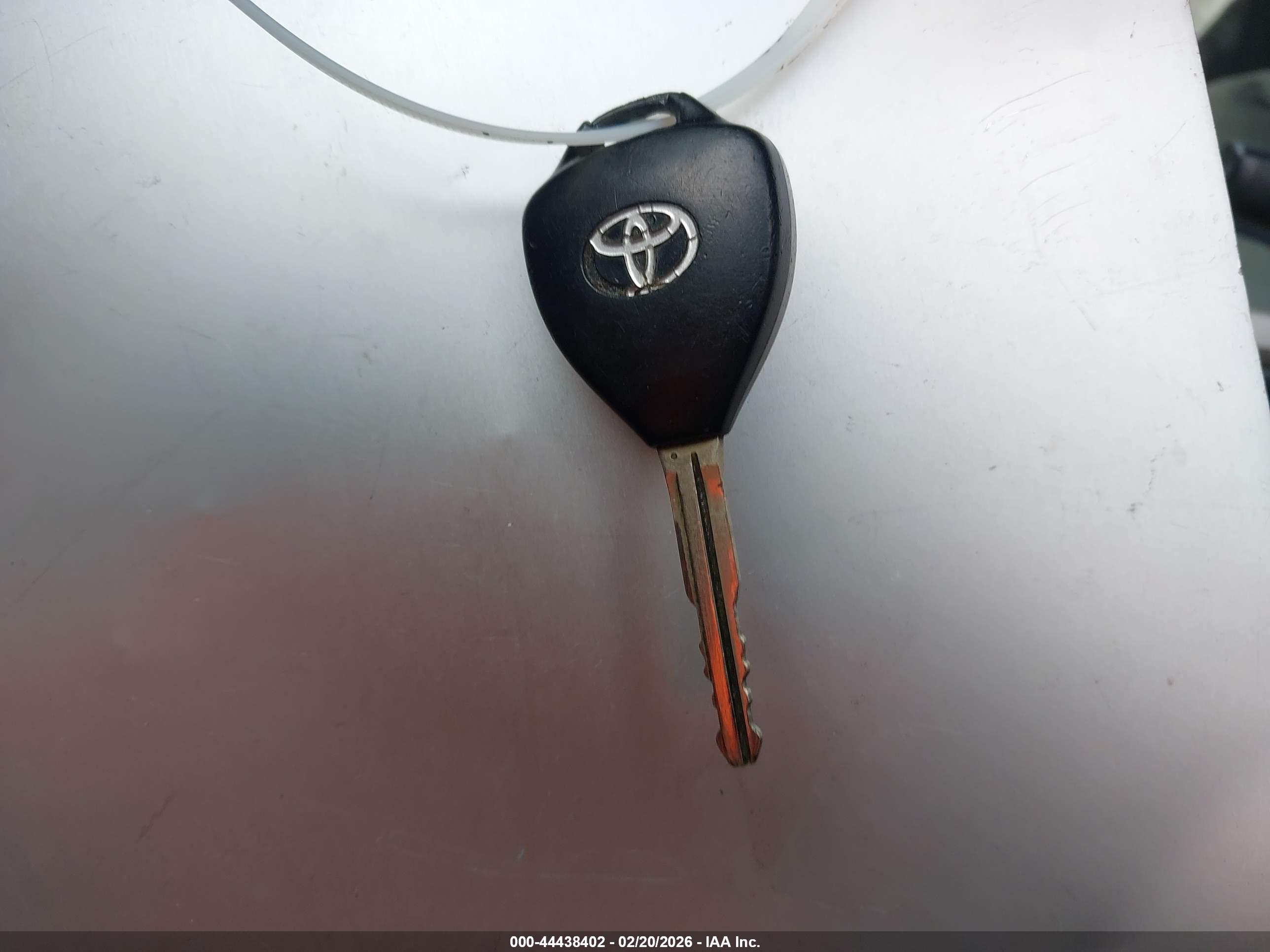 TOYOTA COROLLA image 11
