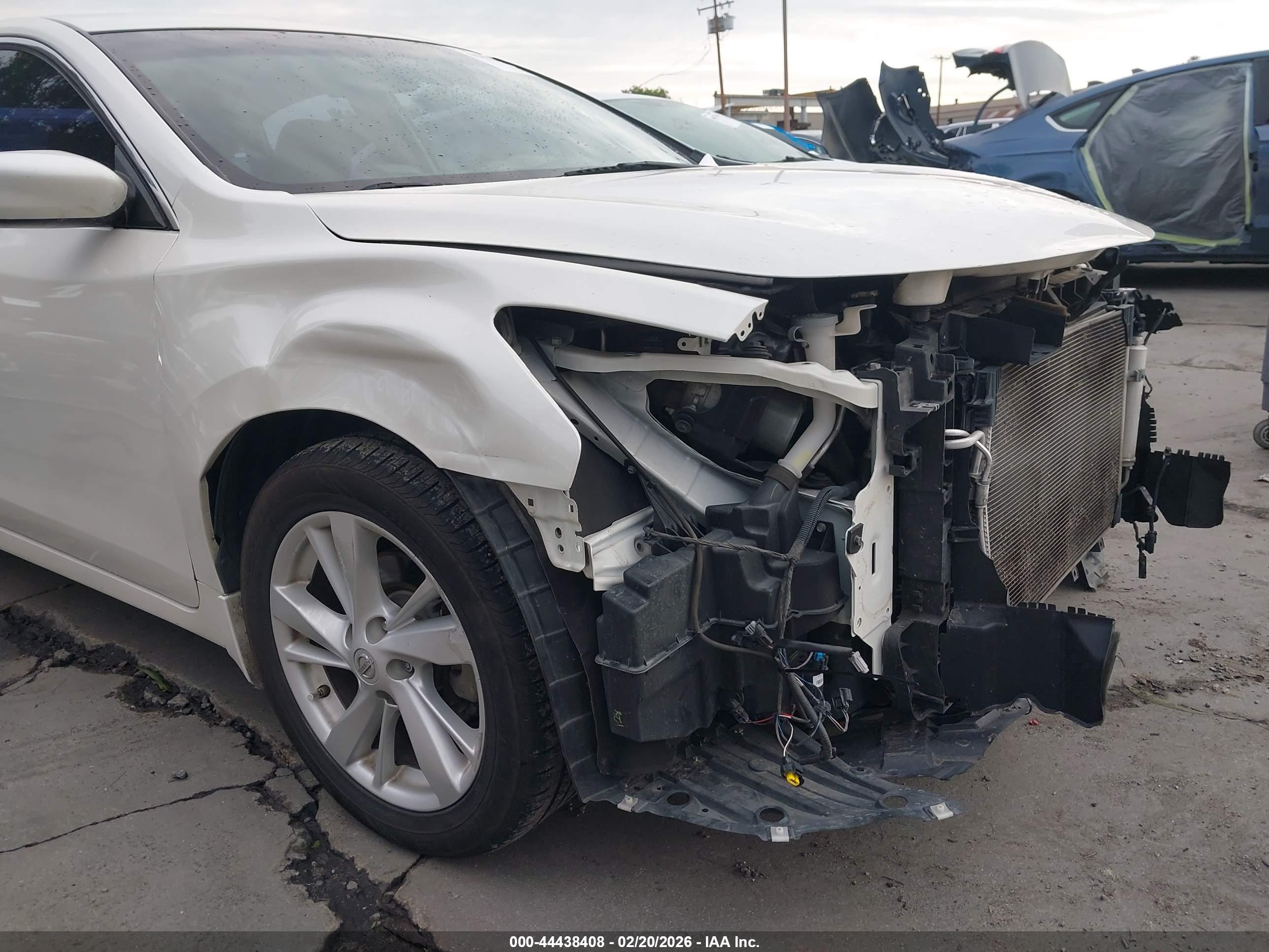 NISSAN ALTIMA image 6