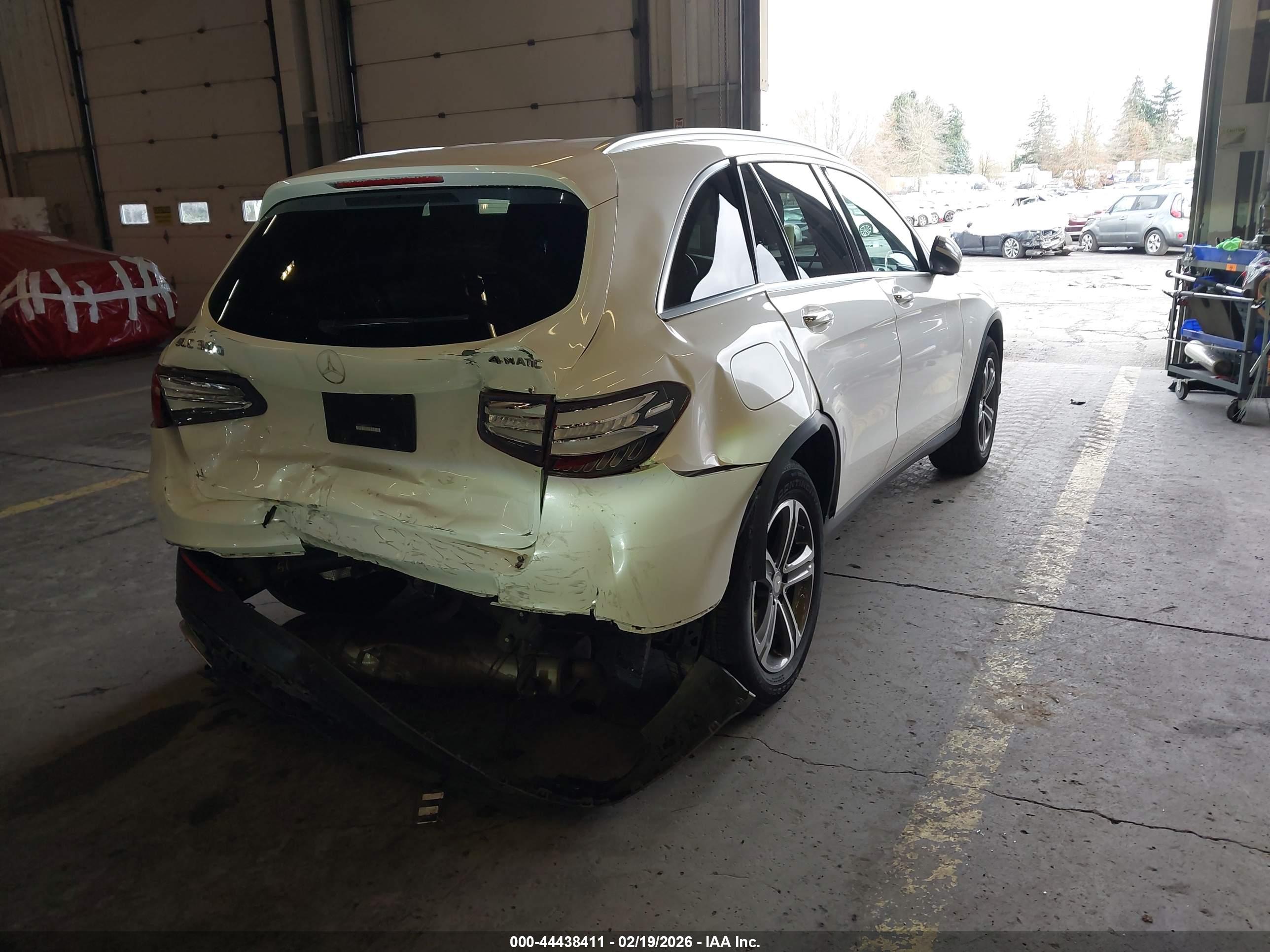MERCEDES-BENZ GLC image 4