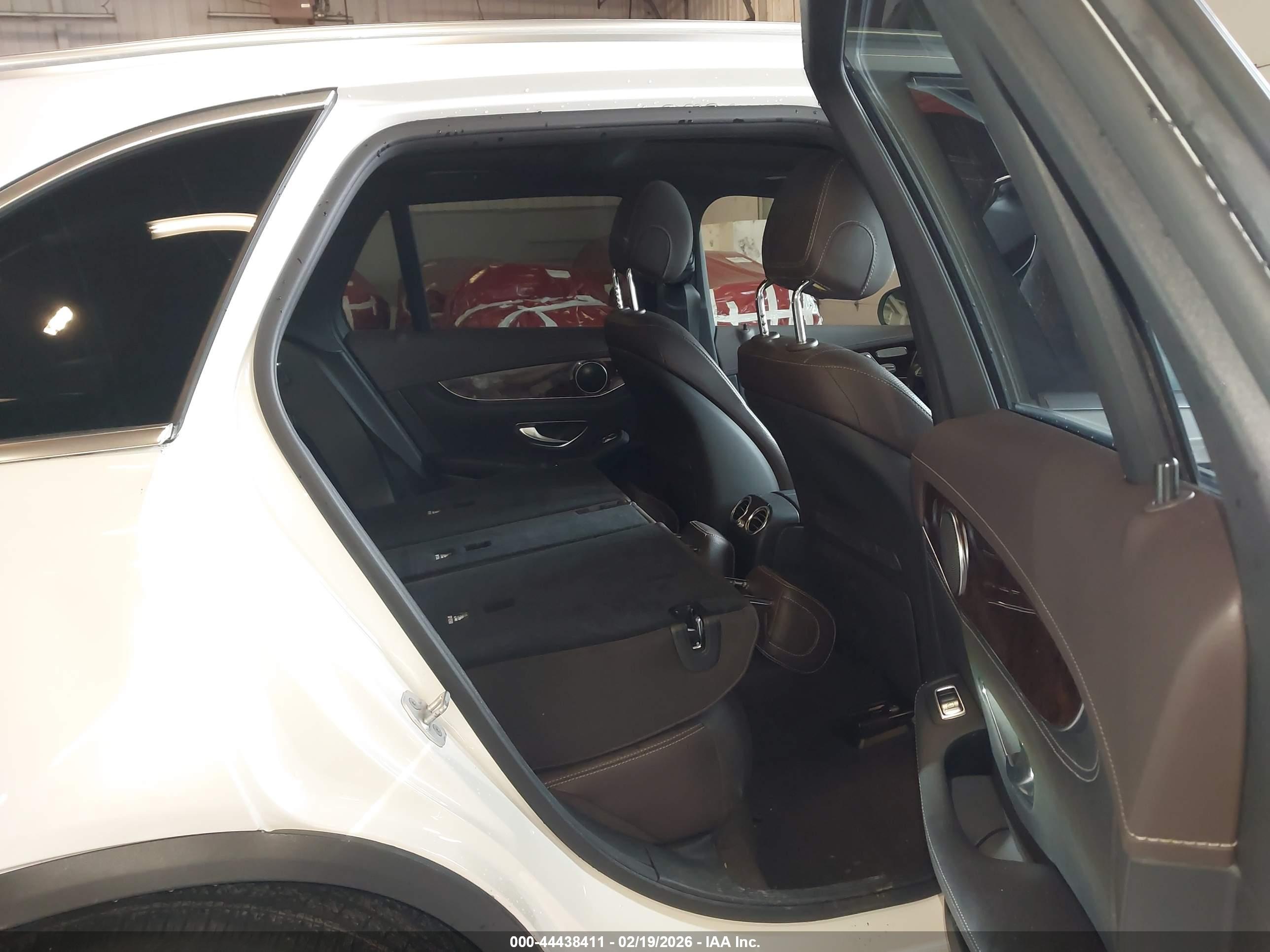 MERCEDES-BENZ GLC image 8