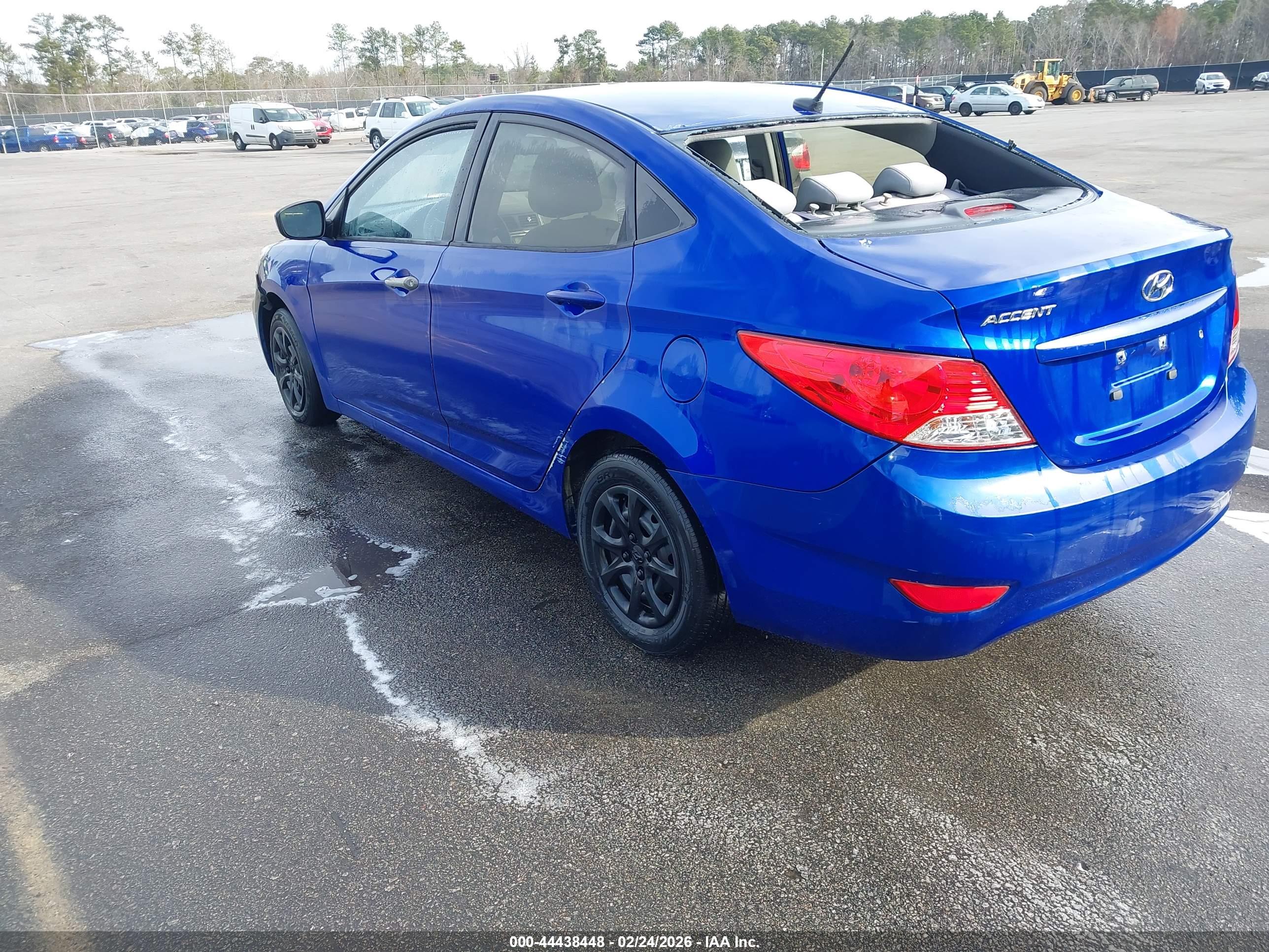 HYUNDAI ACCENT image 3