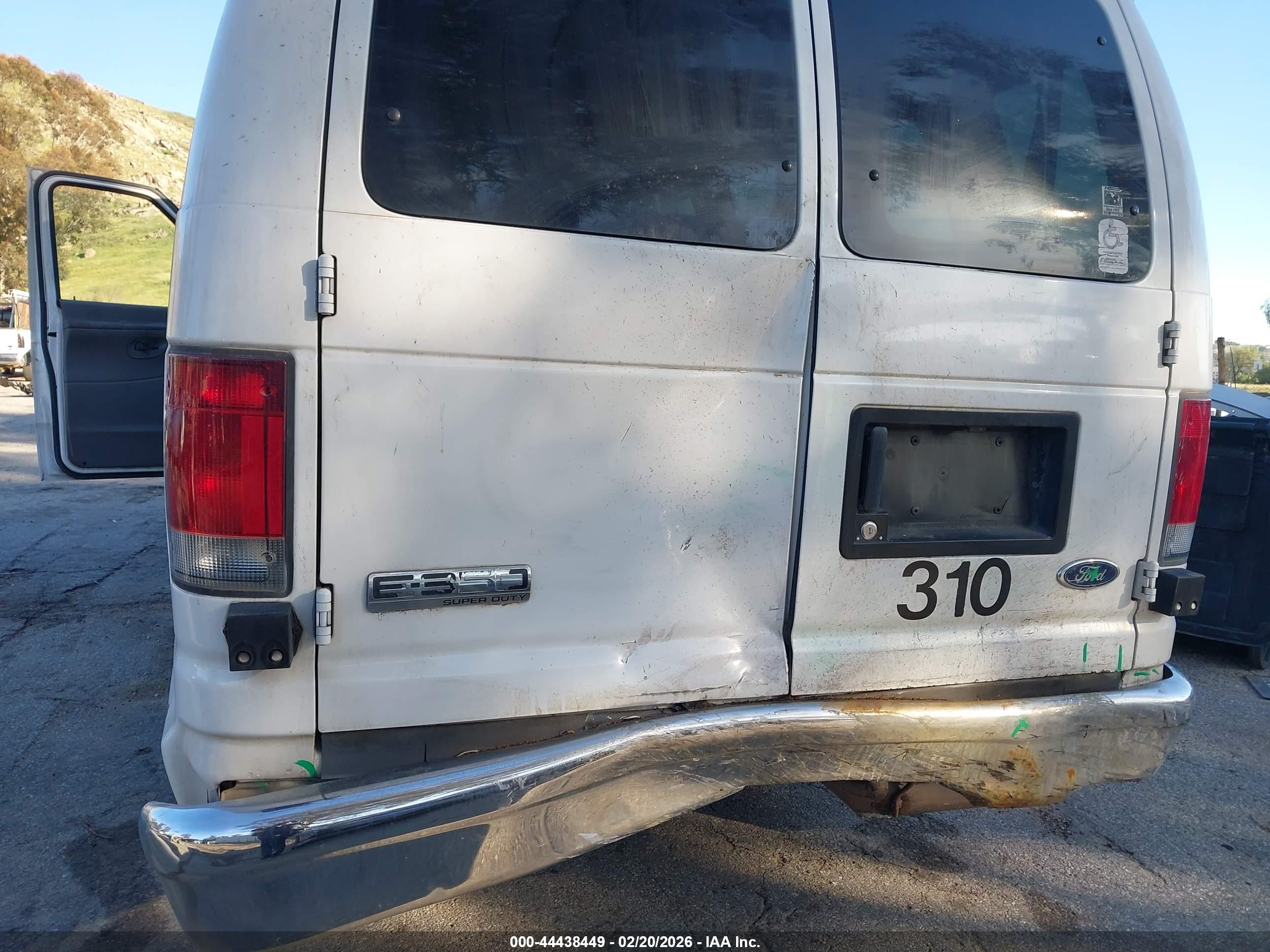 FORD E-350 image 6