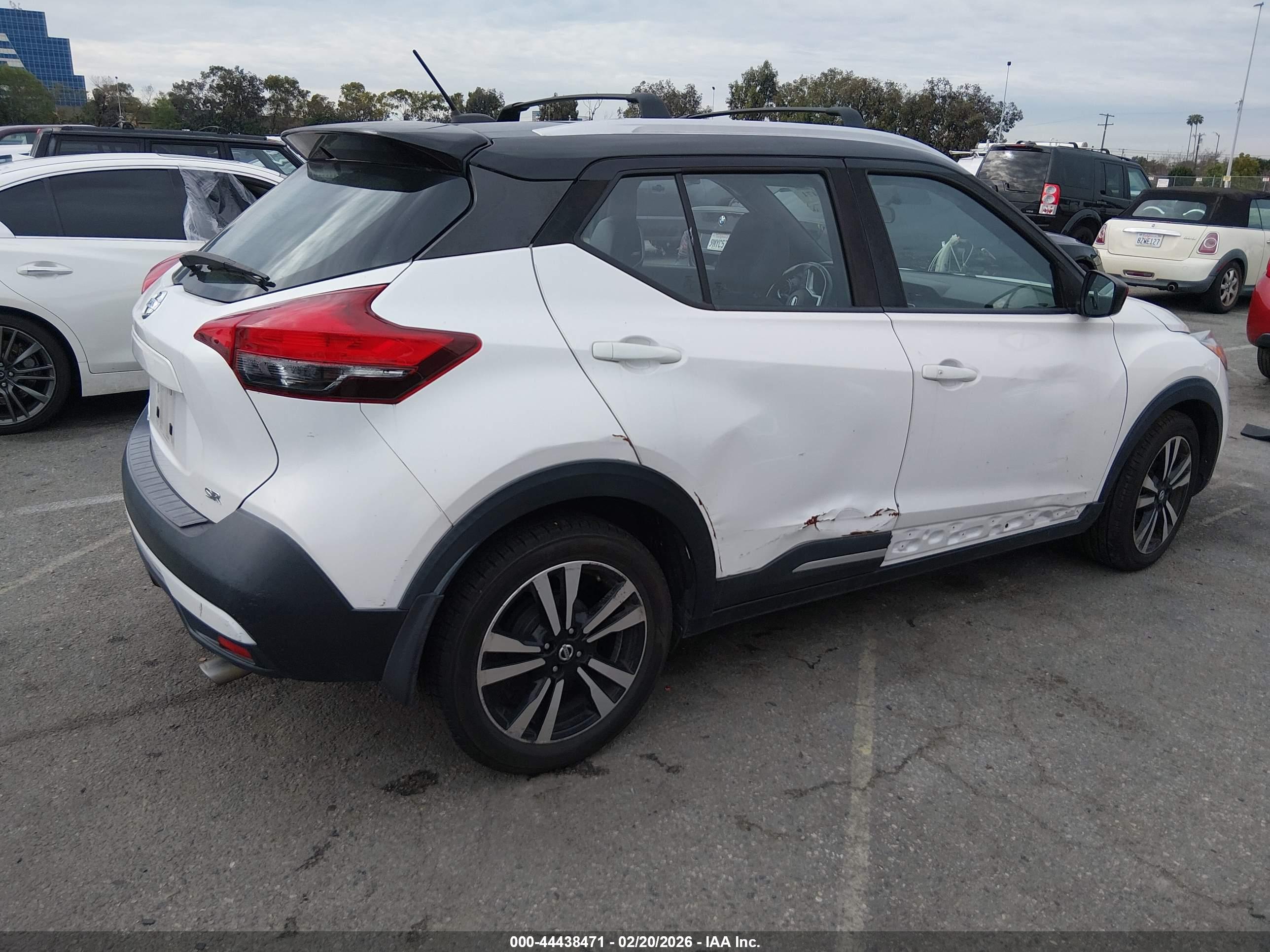 NISSAN KICKS image 4