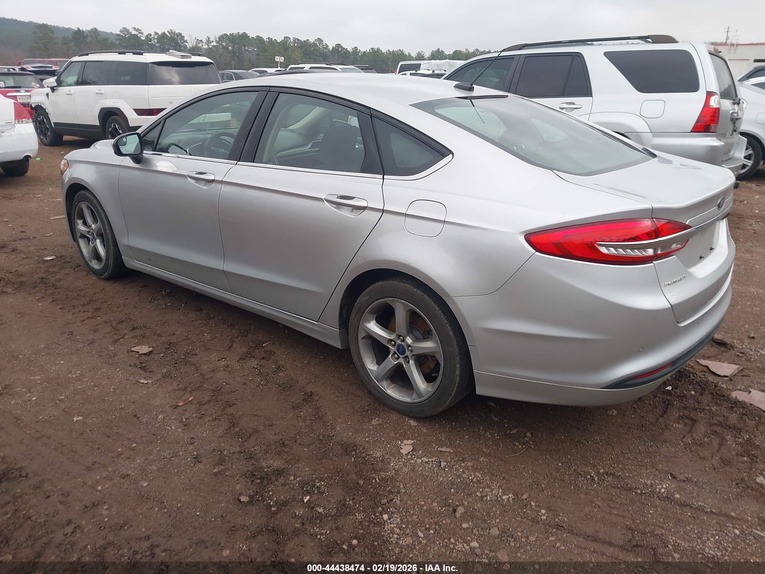 FORD FUSION image 3