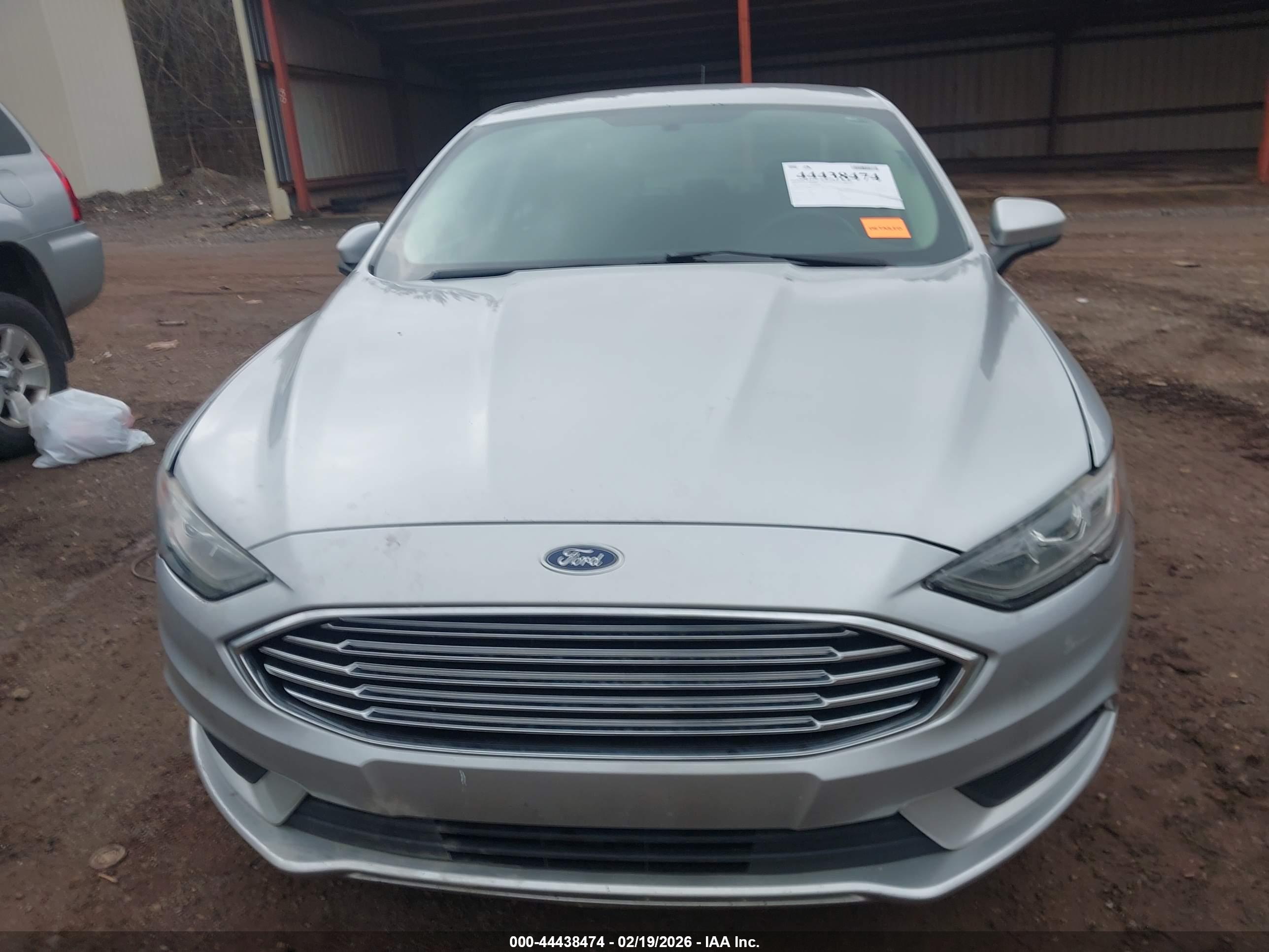 FORD FUSION image 6