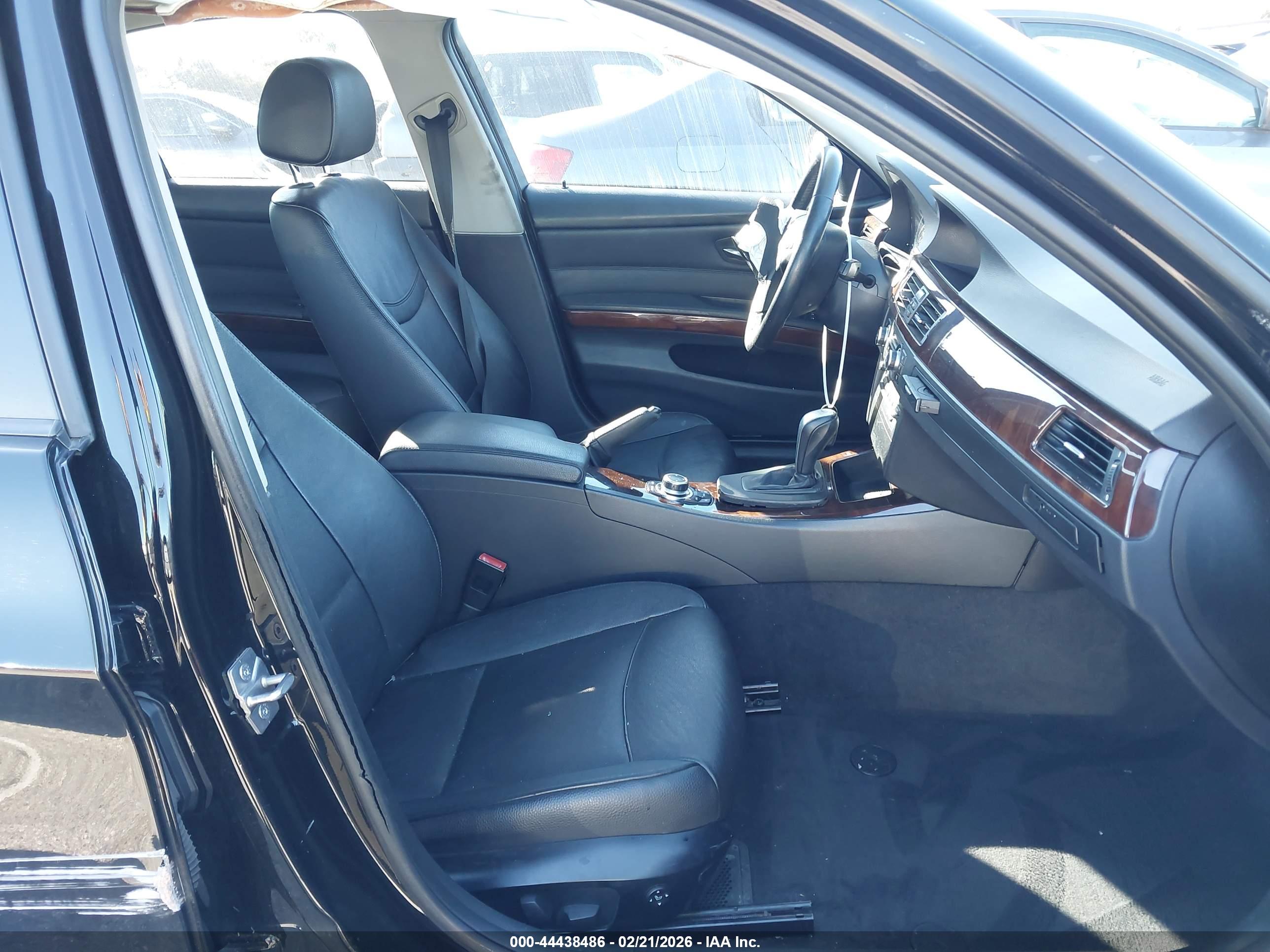 BMW 328I image 5
