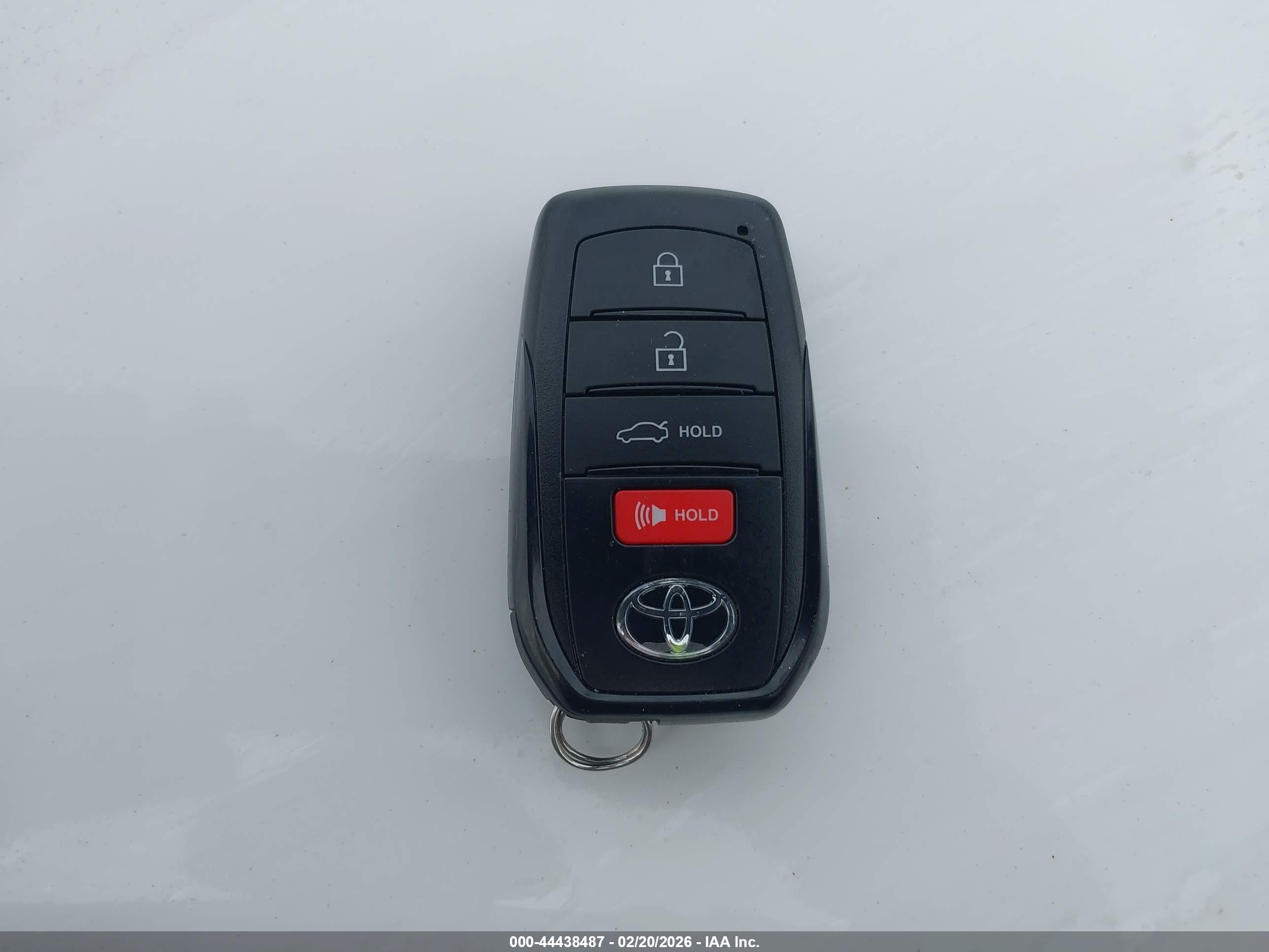 TOYOTA CAMRY image 11