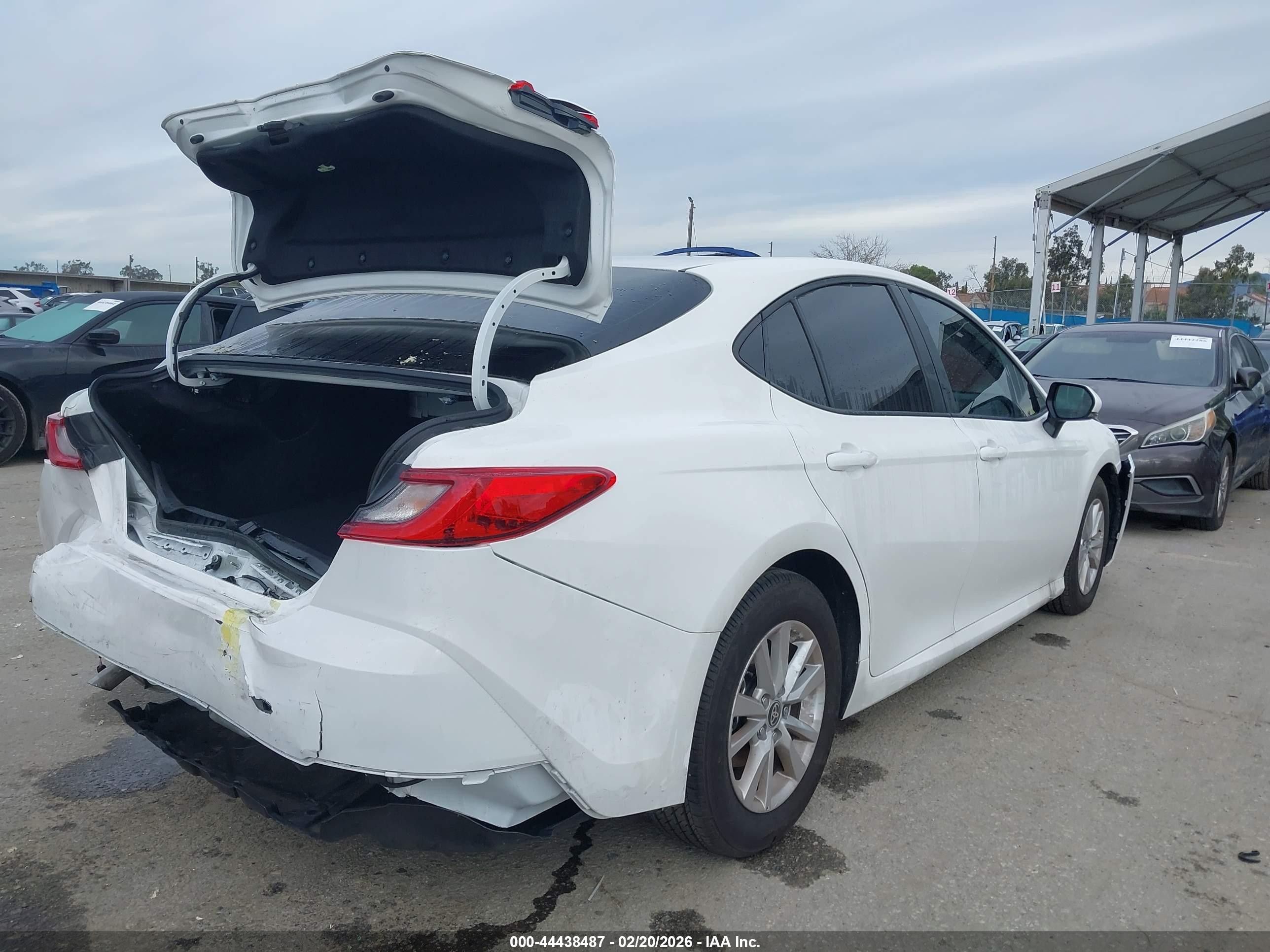 TOYOTA CAMRY image 4