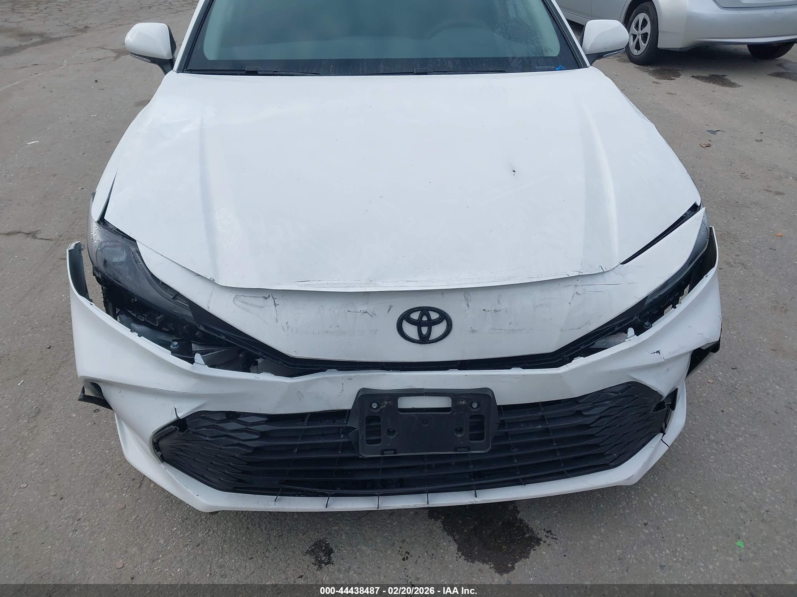 TOYOTA CAMRY image 6