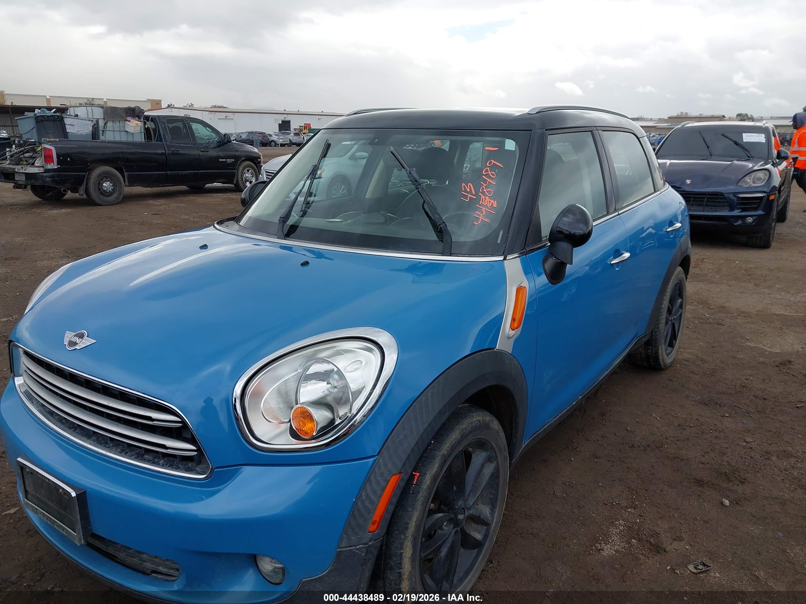 MINI COUNTRYMAN image 6