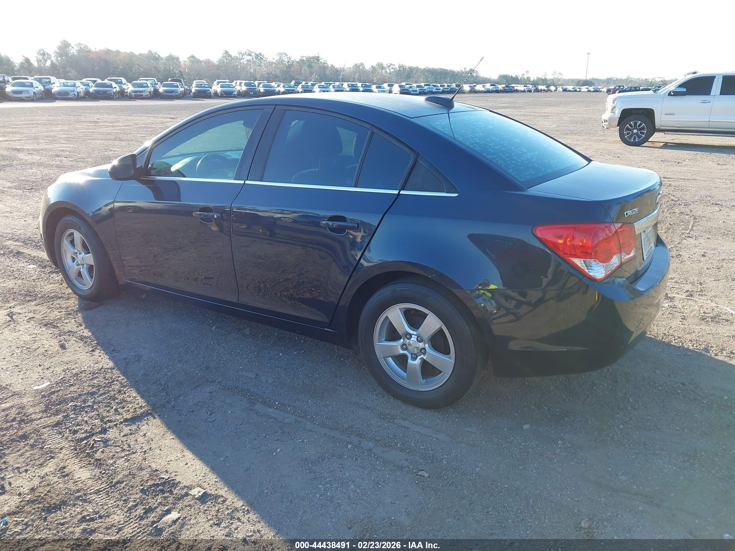 CHEVROLET CRUZE image 3