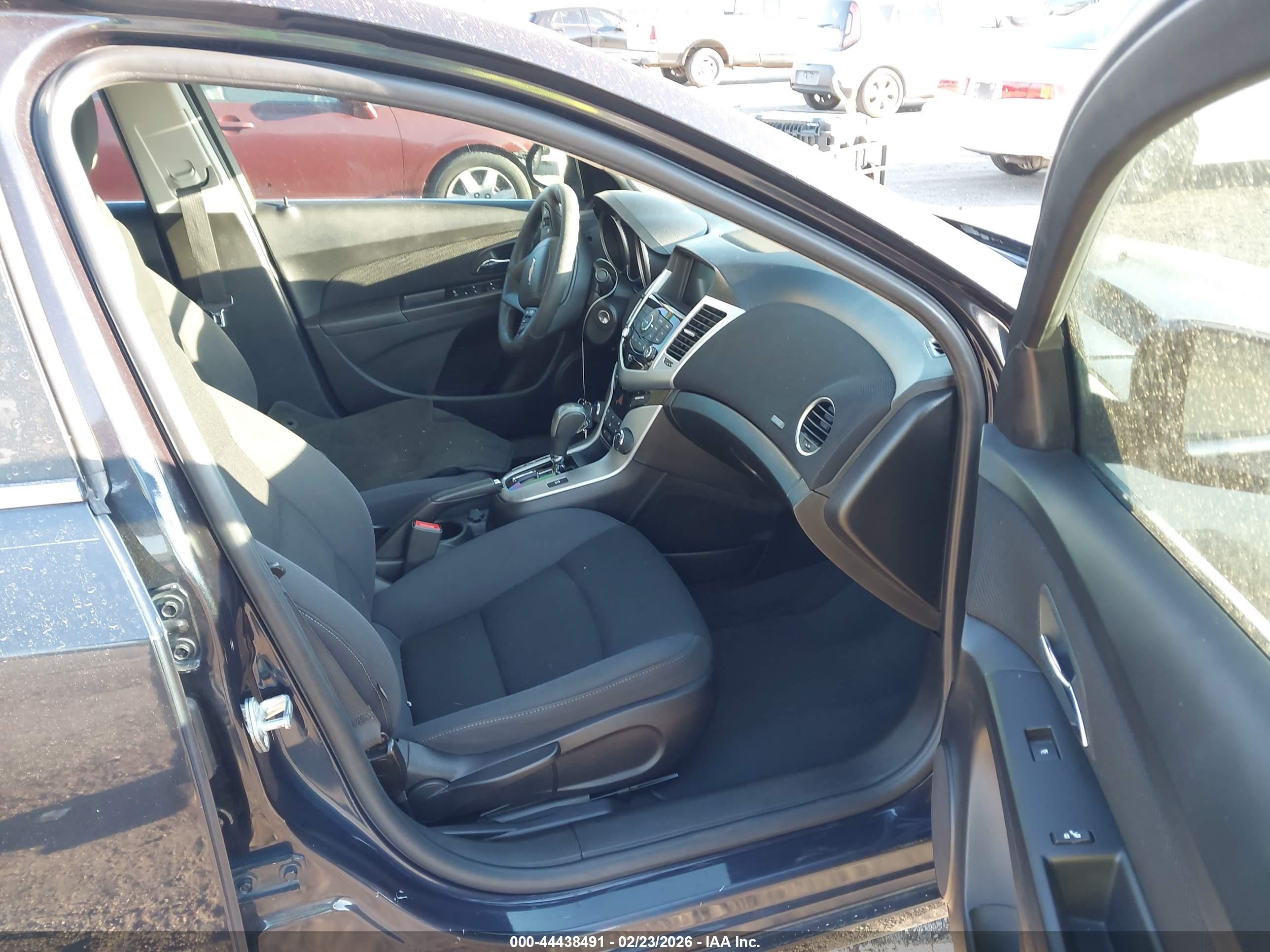 CHEVROLET CRUZE image 5