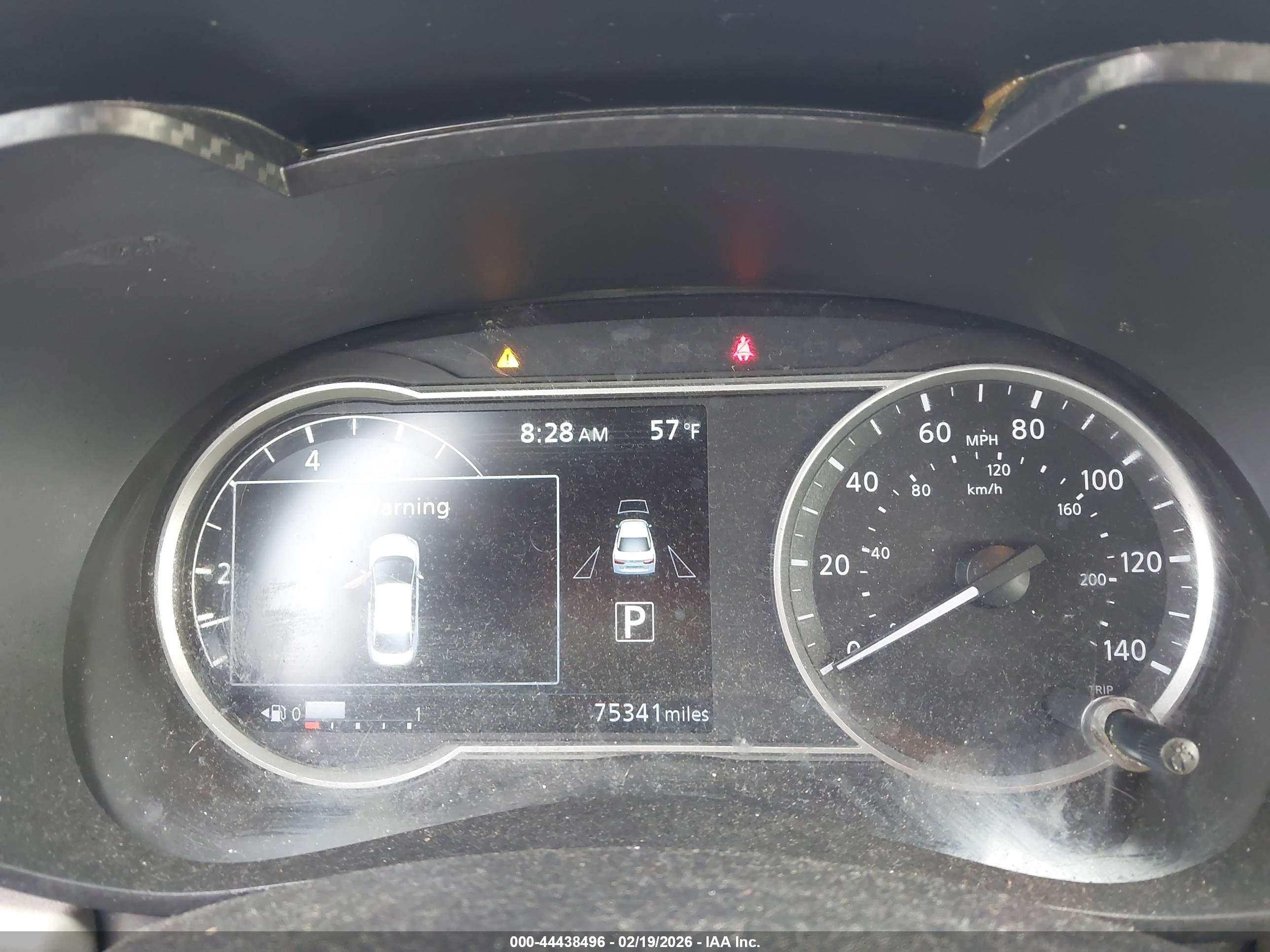 NISSAN VERSA image 7