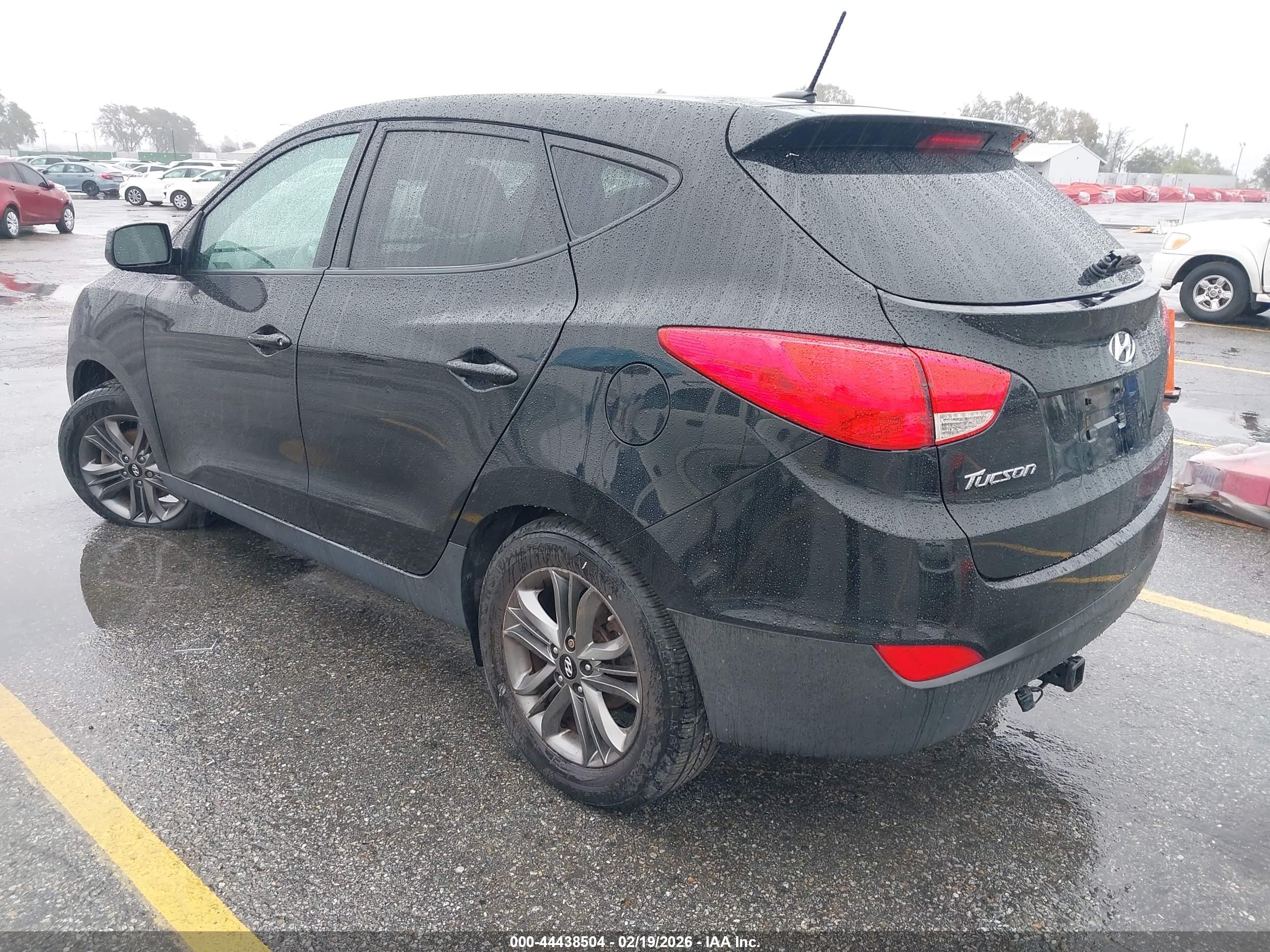 HYUNDAI TUCSON image 3
