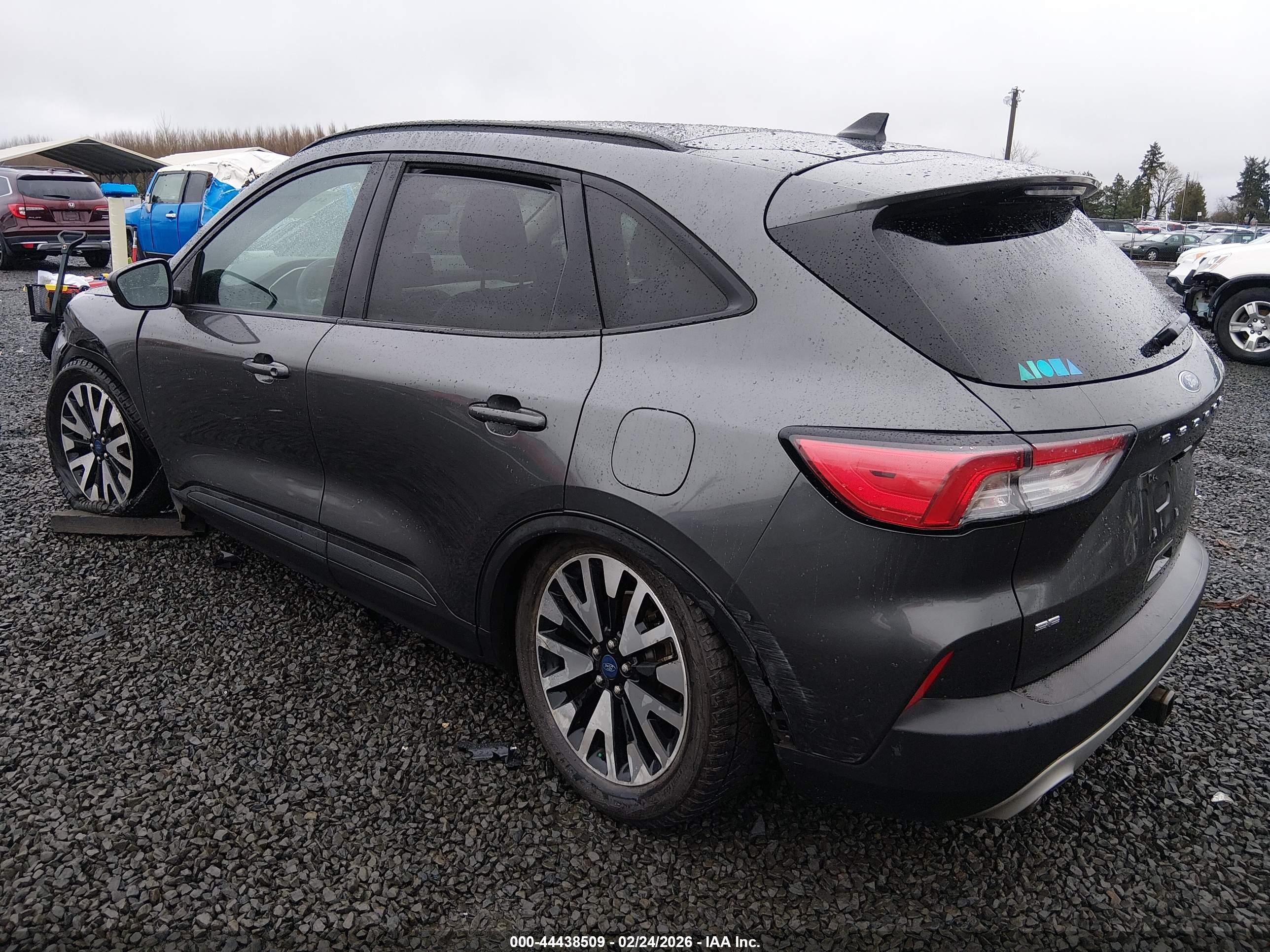 FORD ESCAPE image 3