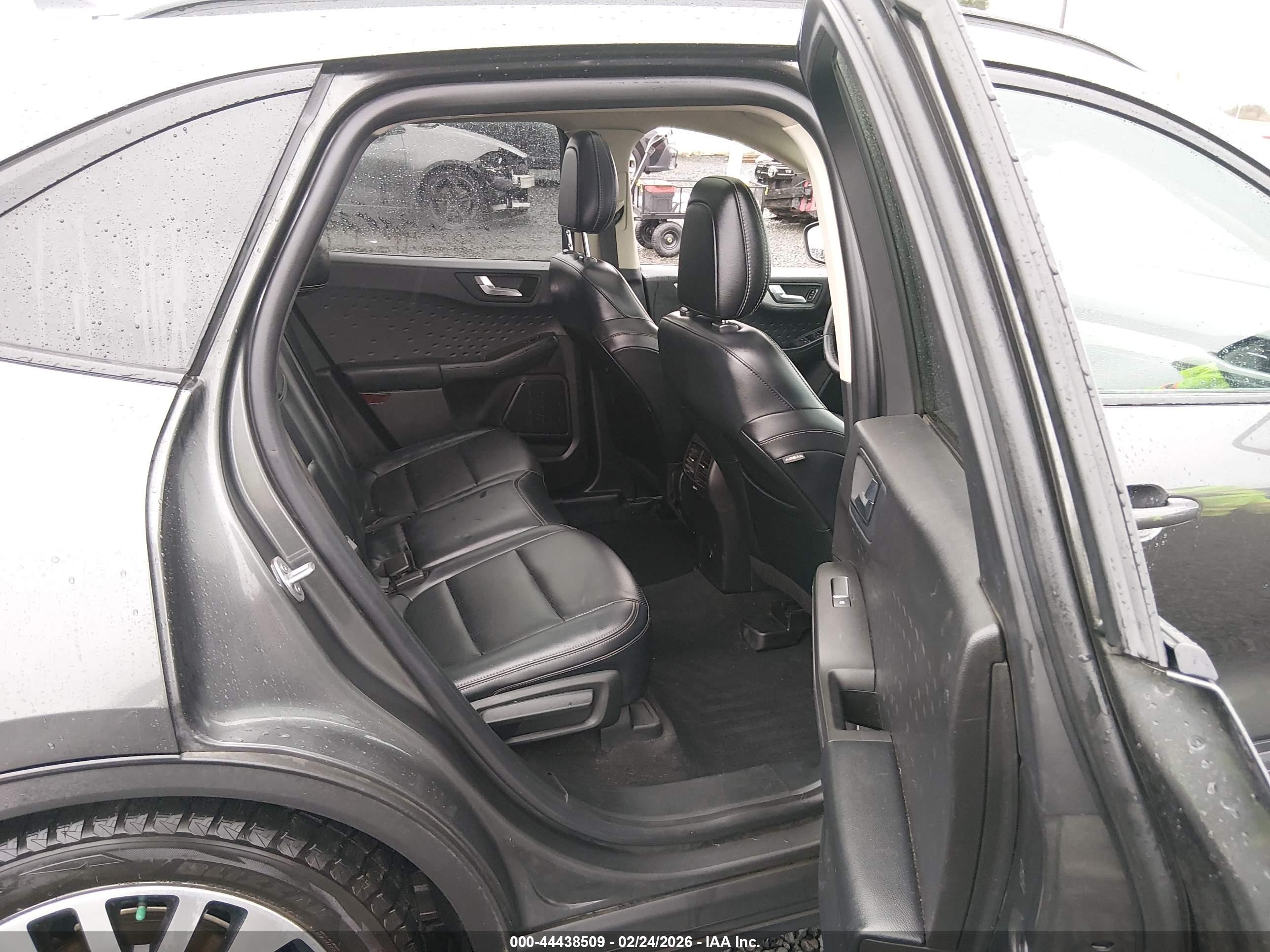 FORD ESCAPE image 8