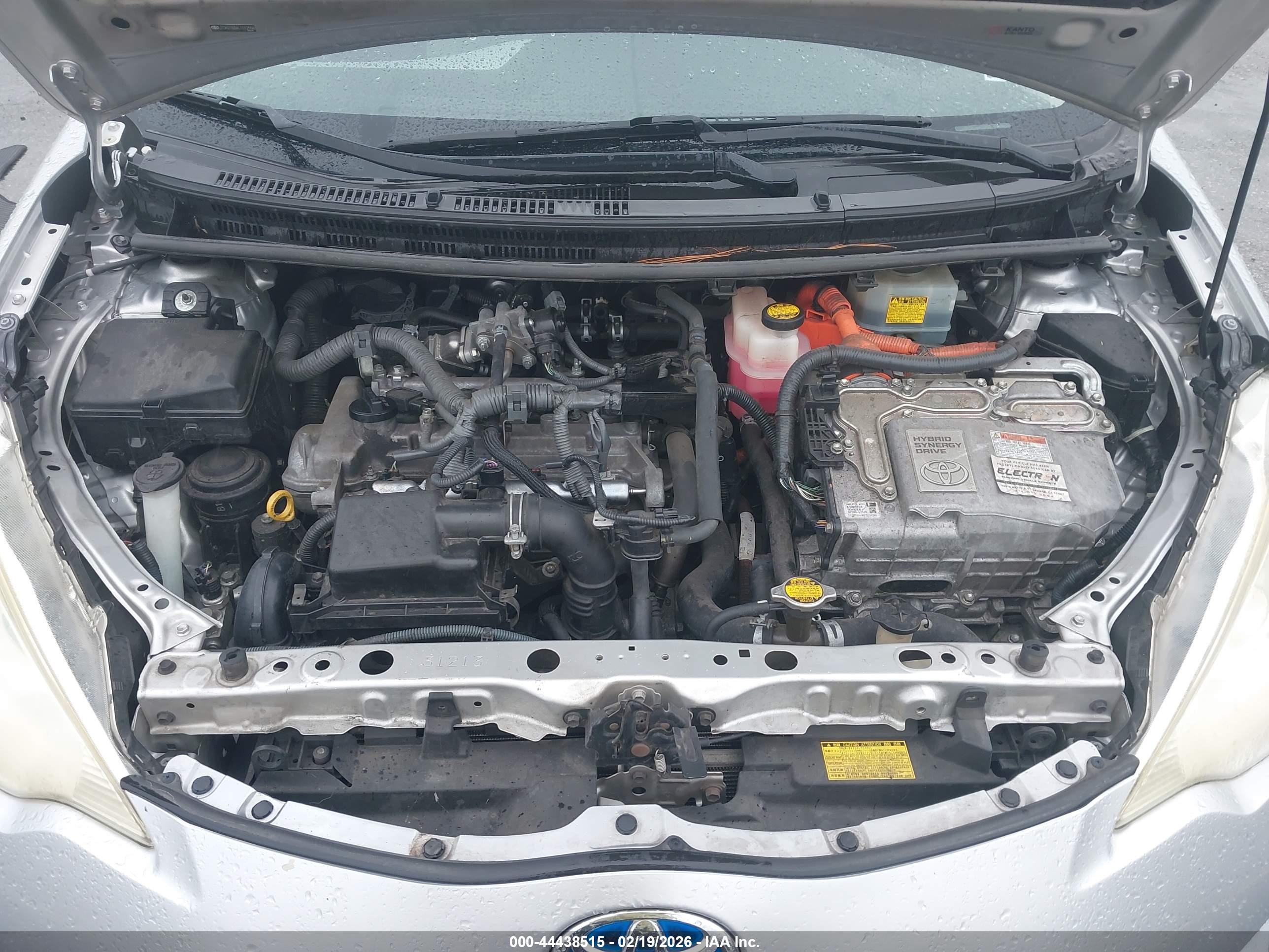 TOYOTA PRIUS image 10