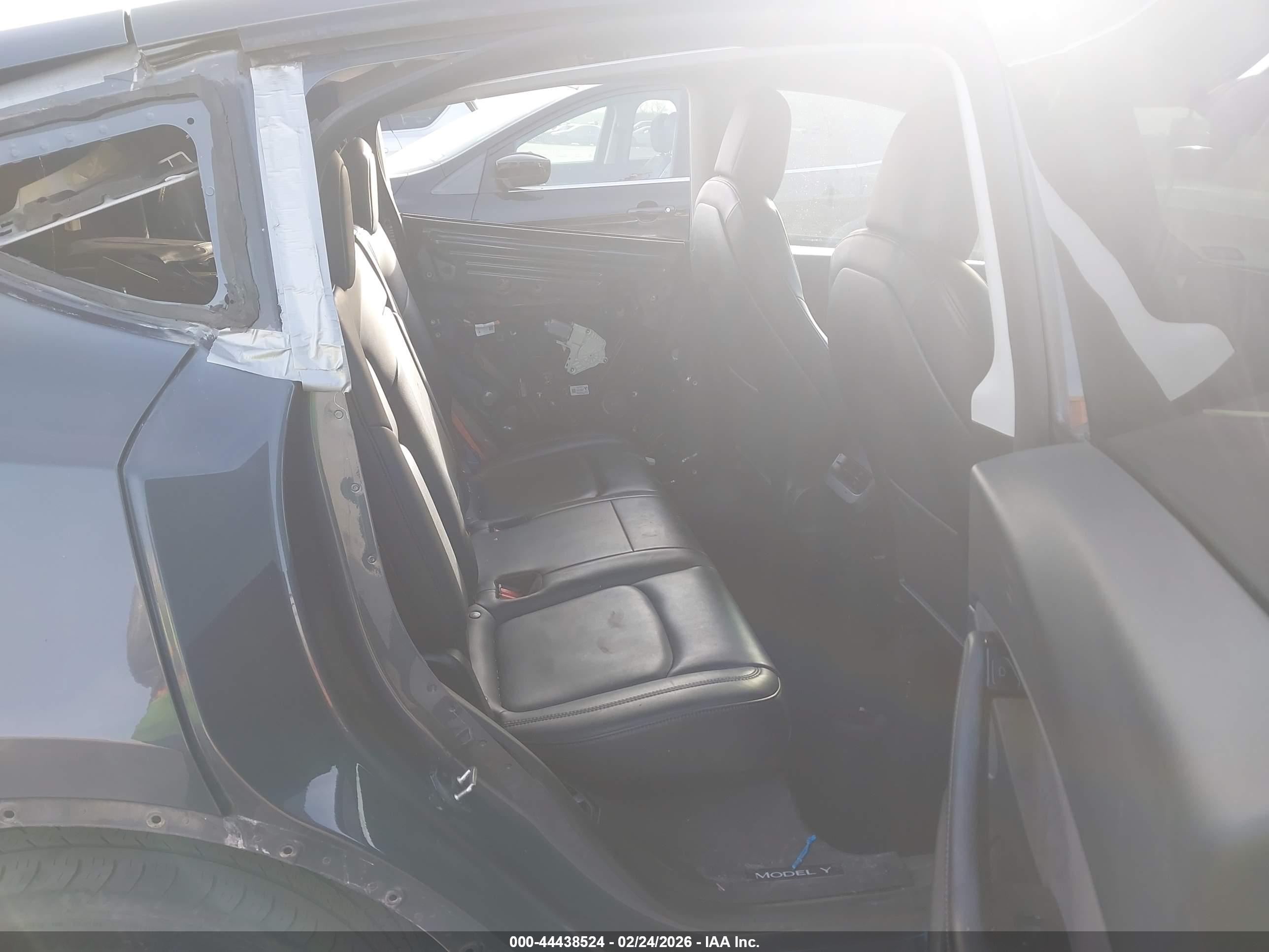 TESLA MODEL image 8