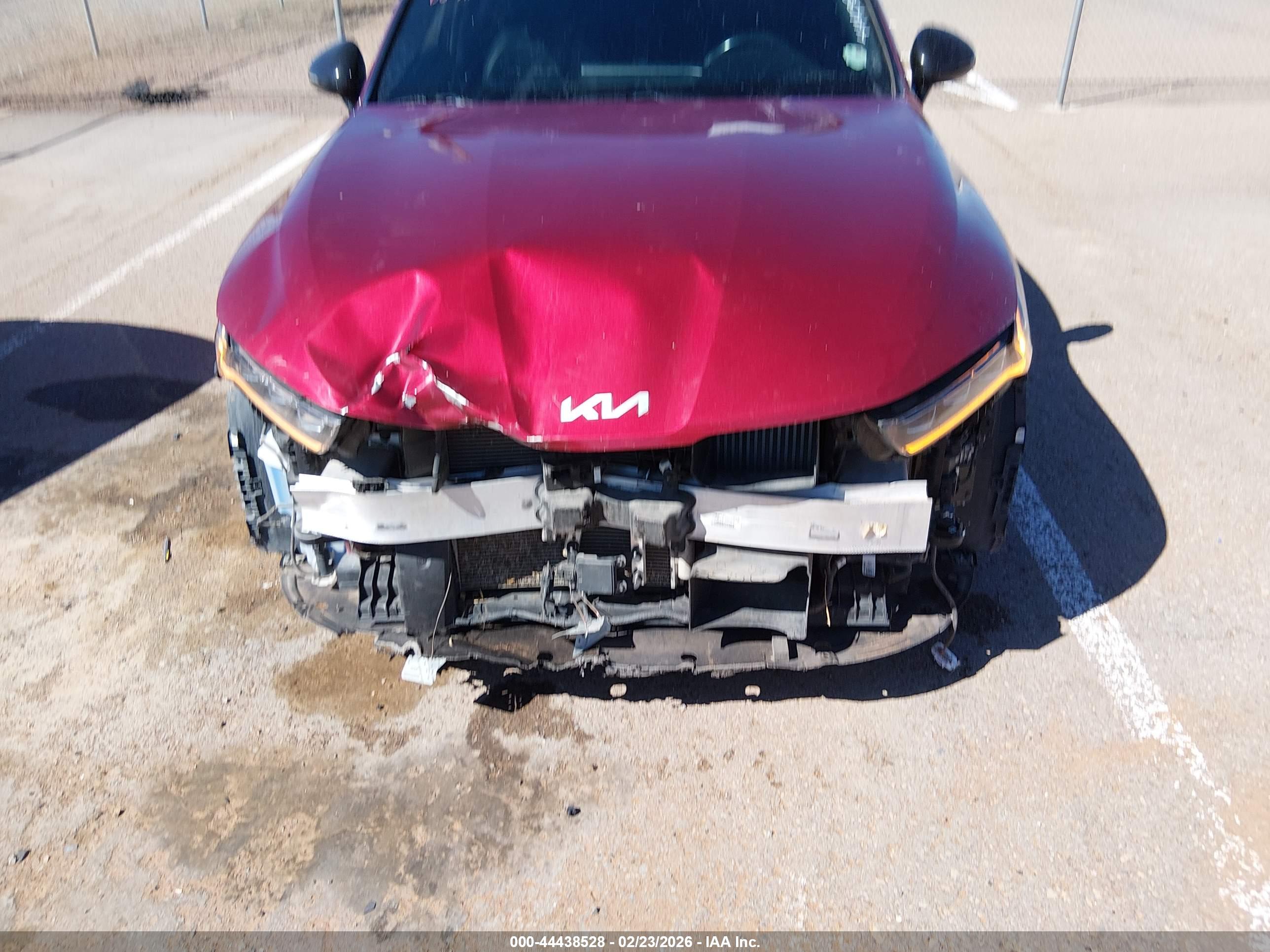 KIA K5 image 6