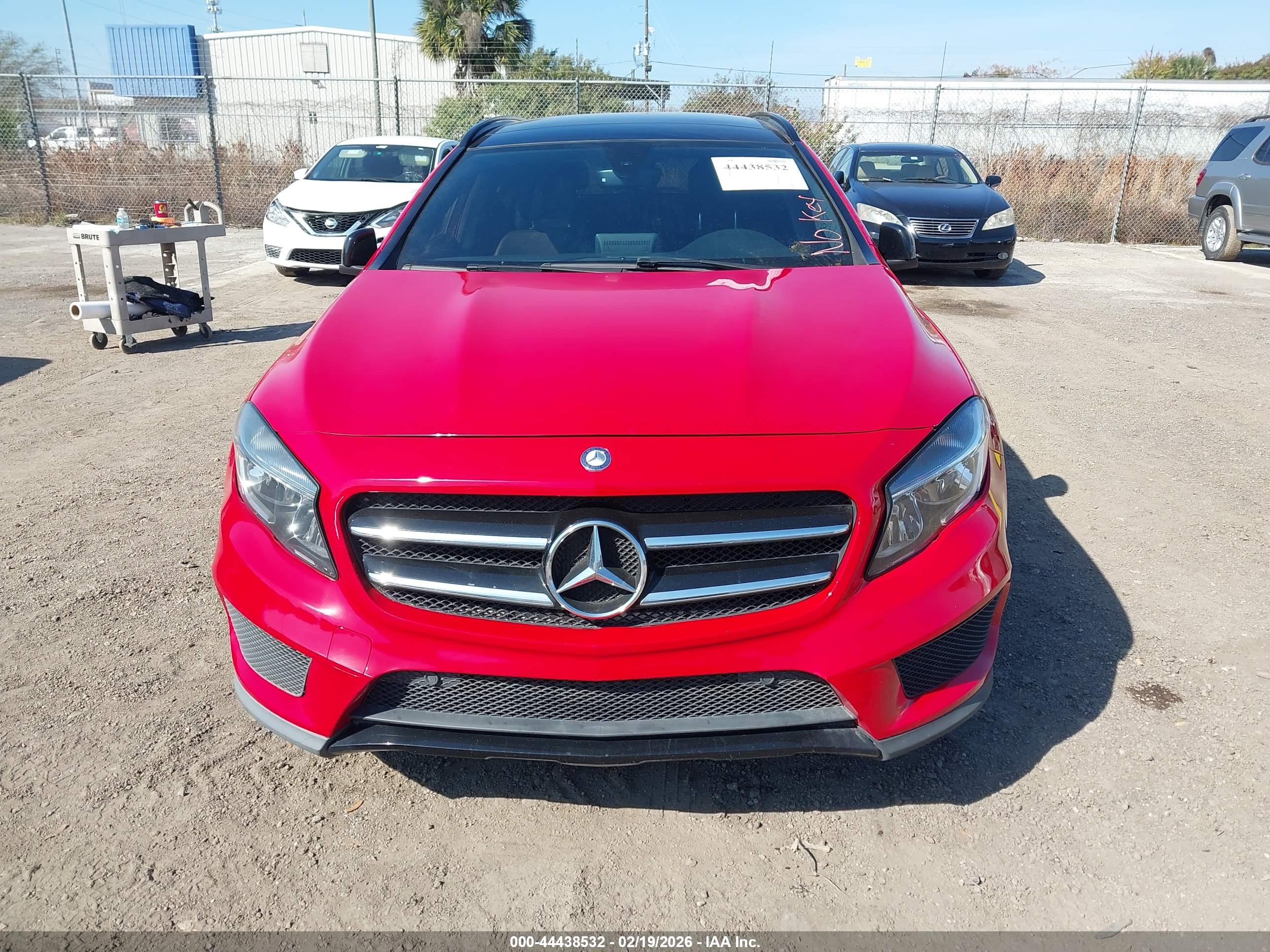 MERCEDES-BENZ GLA image 6