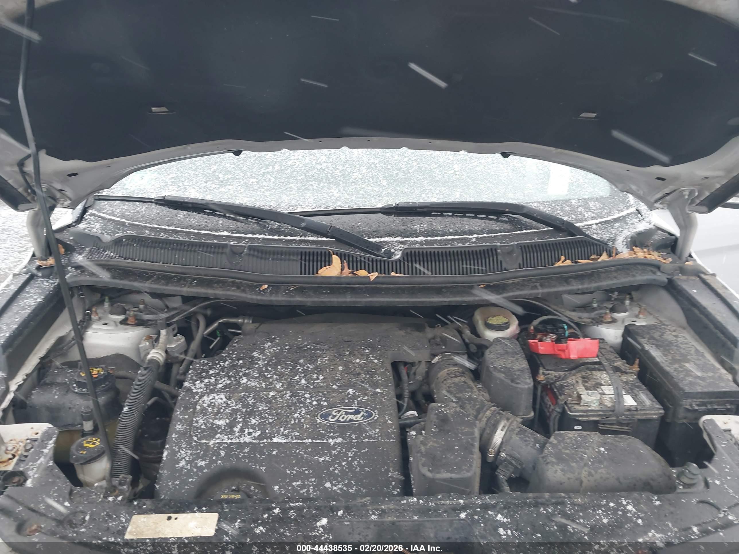 FORD EXPLORER image 10