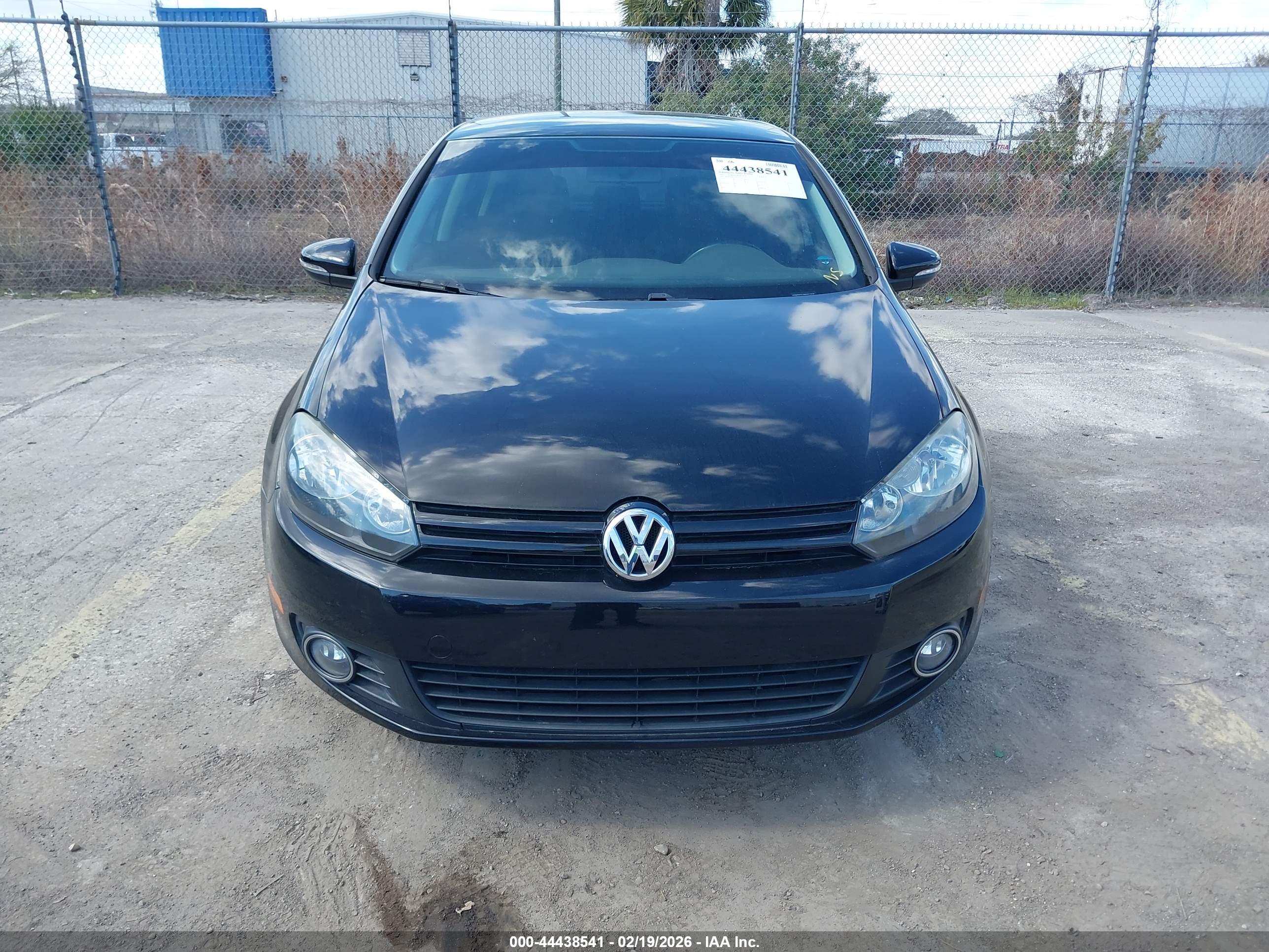 VOLKSWAGEN GOLF image 6