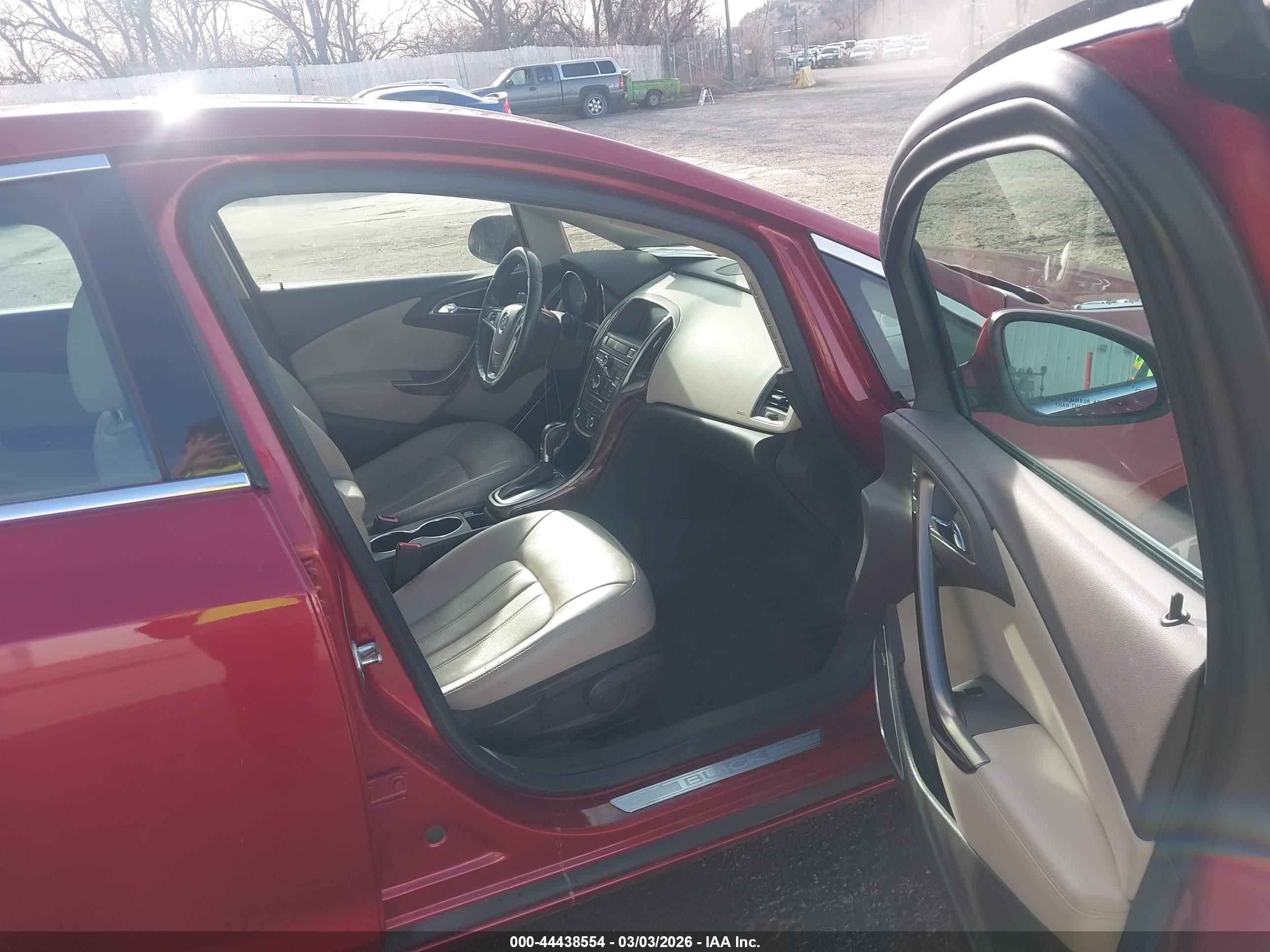 BUICK VERANO image 5