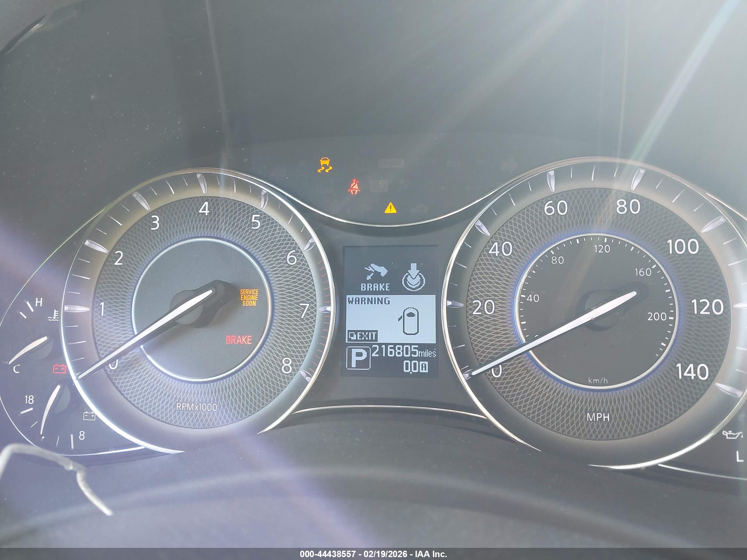 INFINITI QX56 image 7