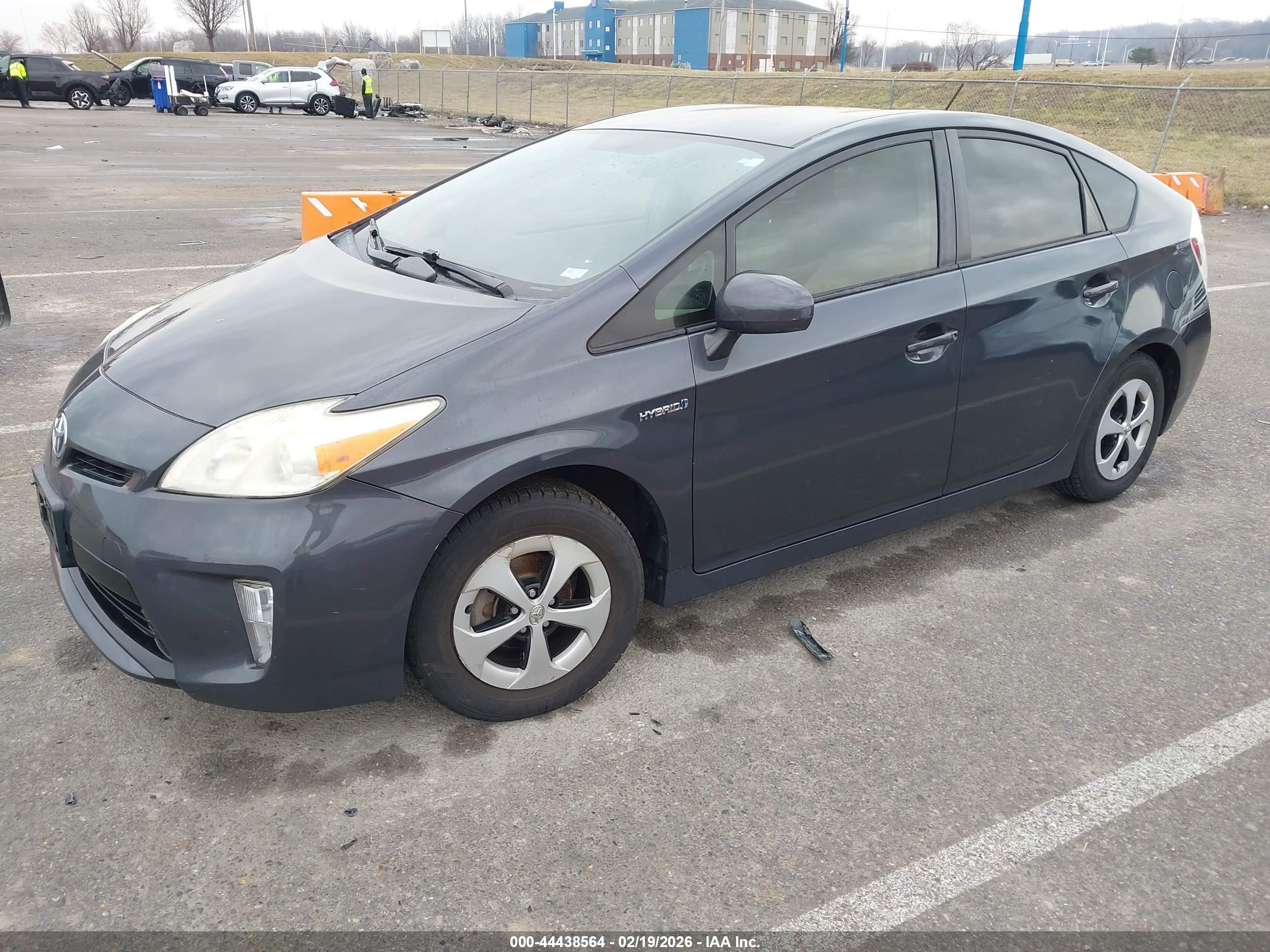 TOYOTA PRIUS image 2