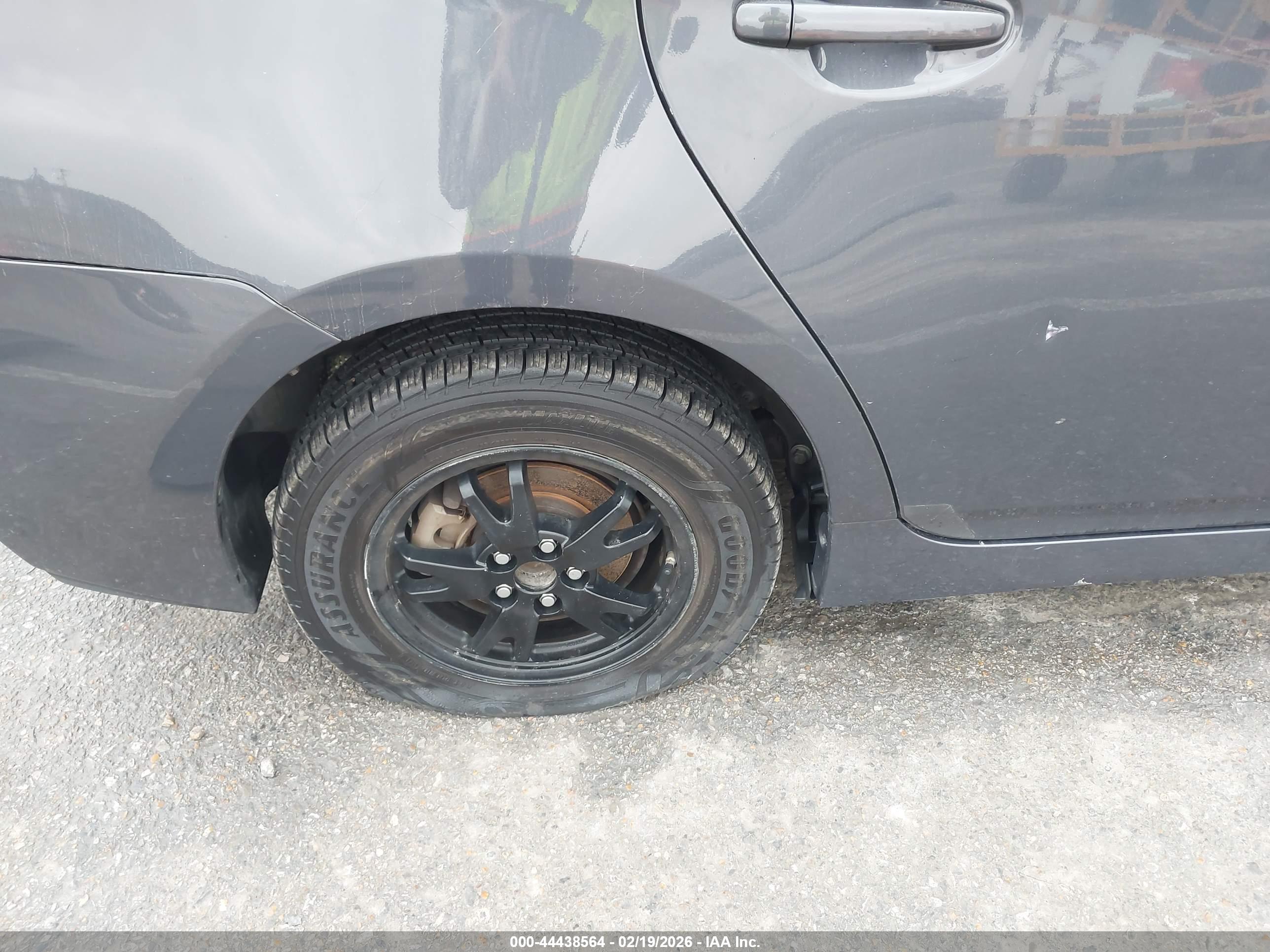 TOYOTA PRIUS image 6