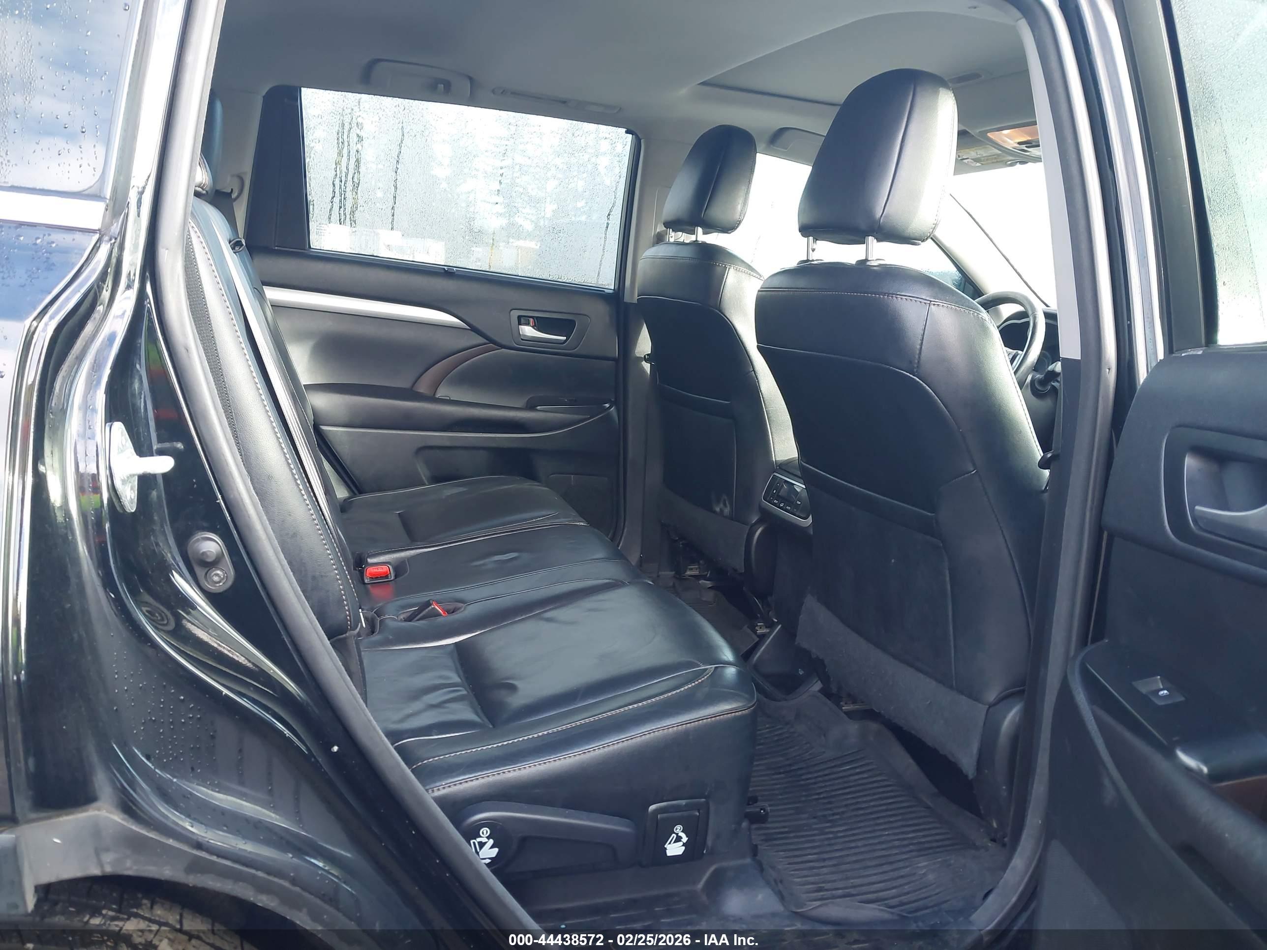 TOYOTA HIGHLANDER image 8
