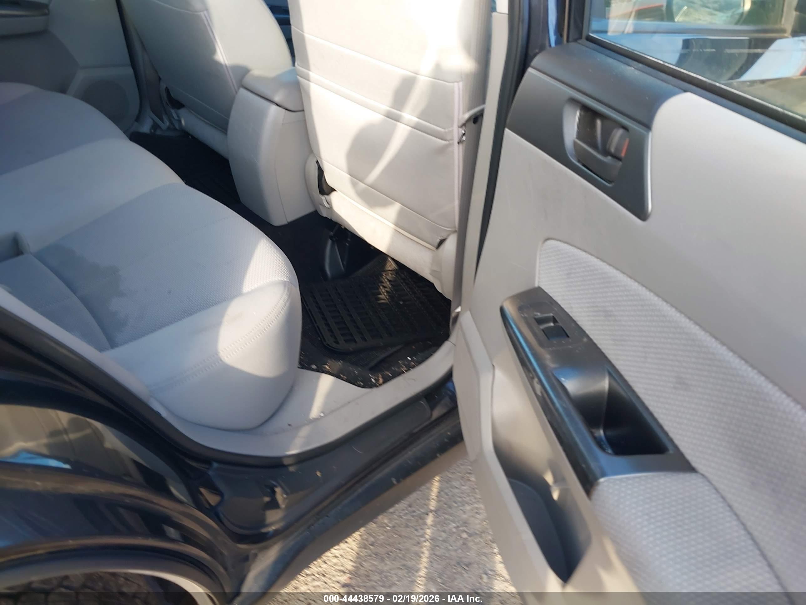 SUBARU FORESTER image 8