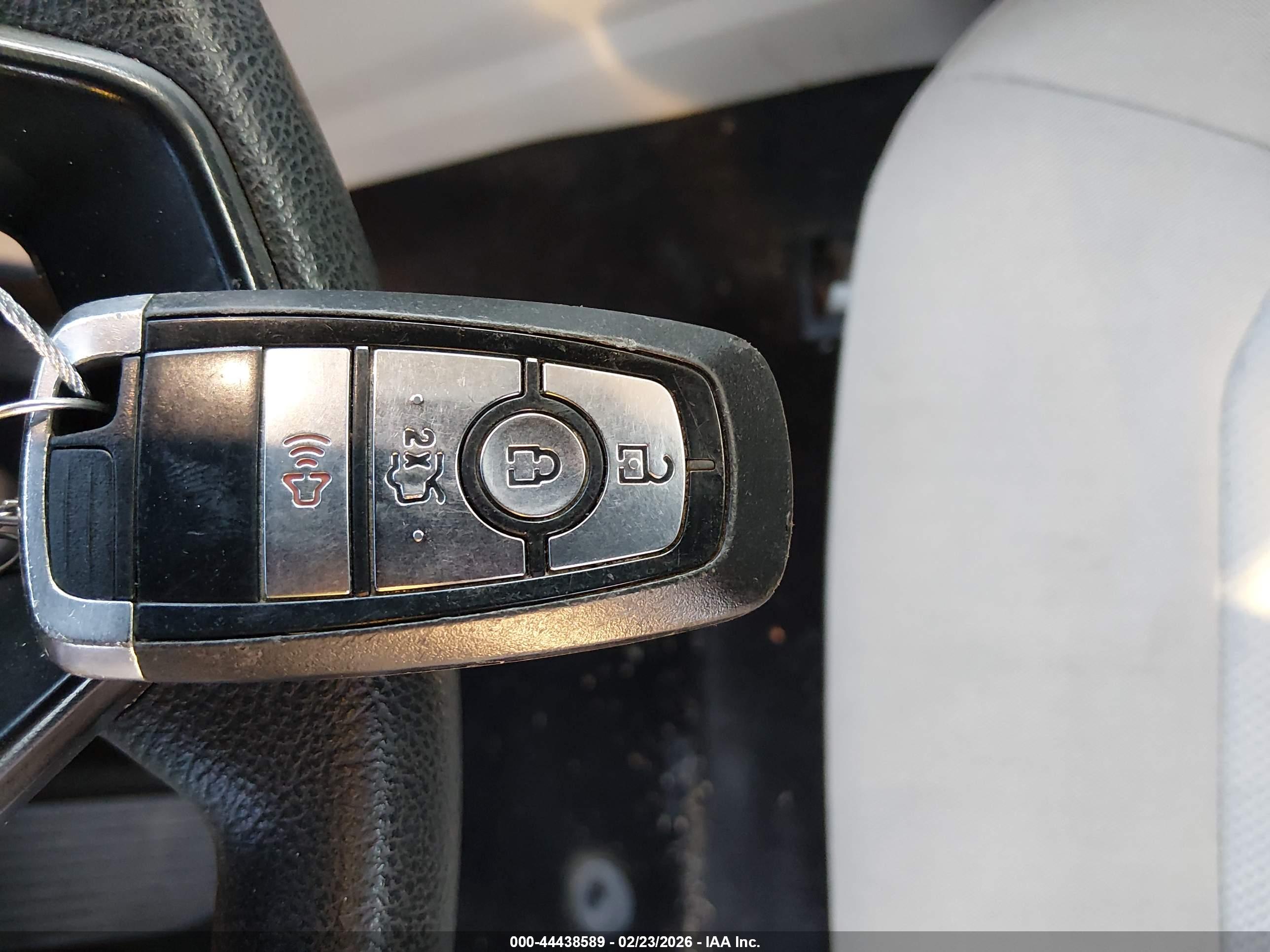 FORD FUSION image 11