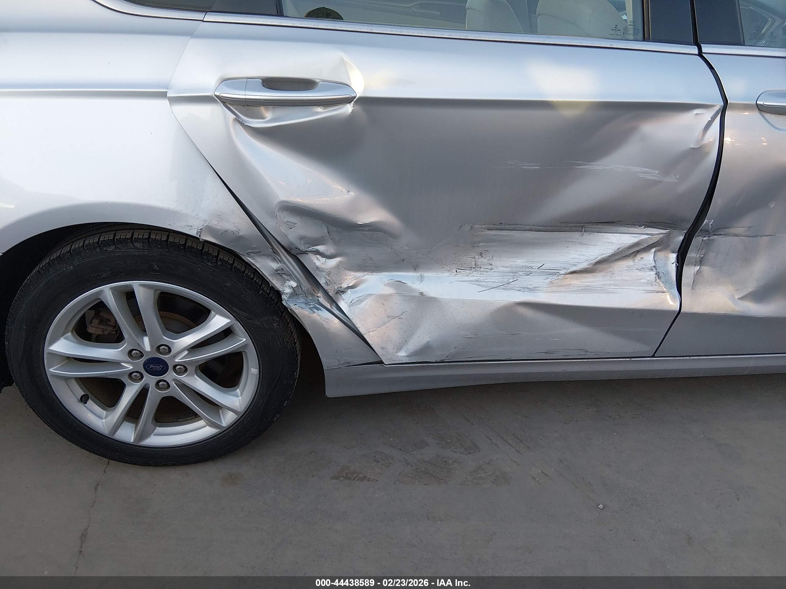 FORD FUSION image 6
