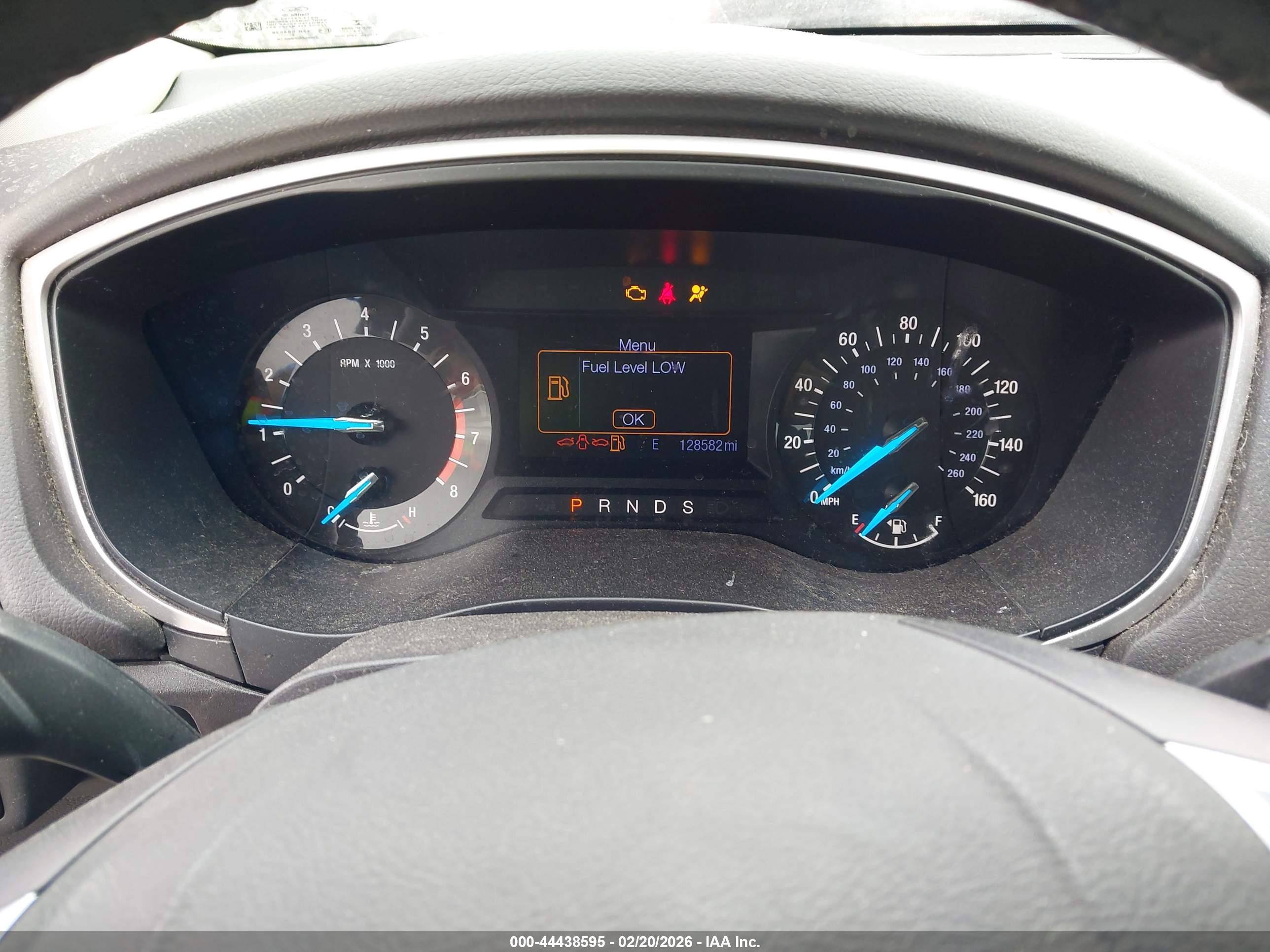 FORD FUSION image 7