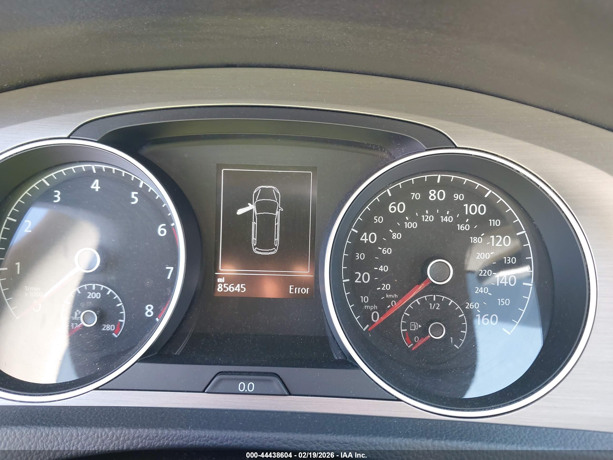 VOLKSWAGEN GOLF image 7