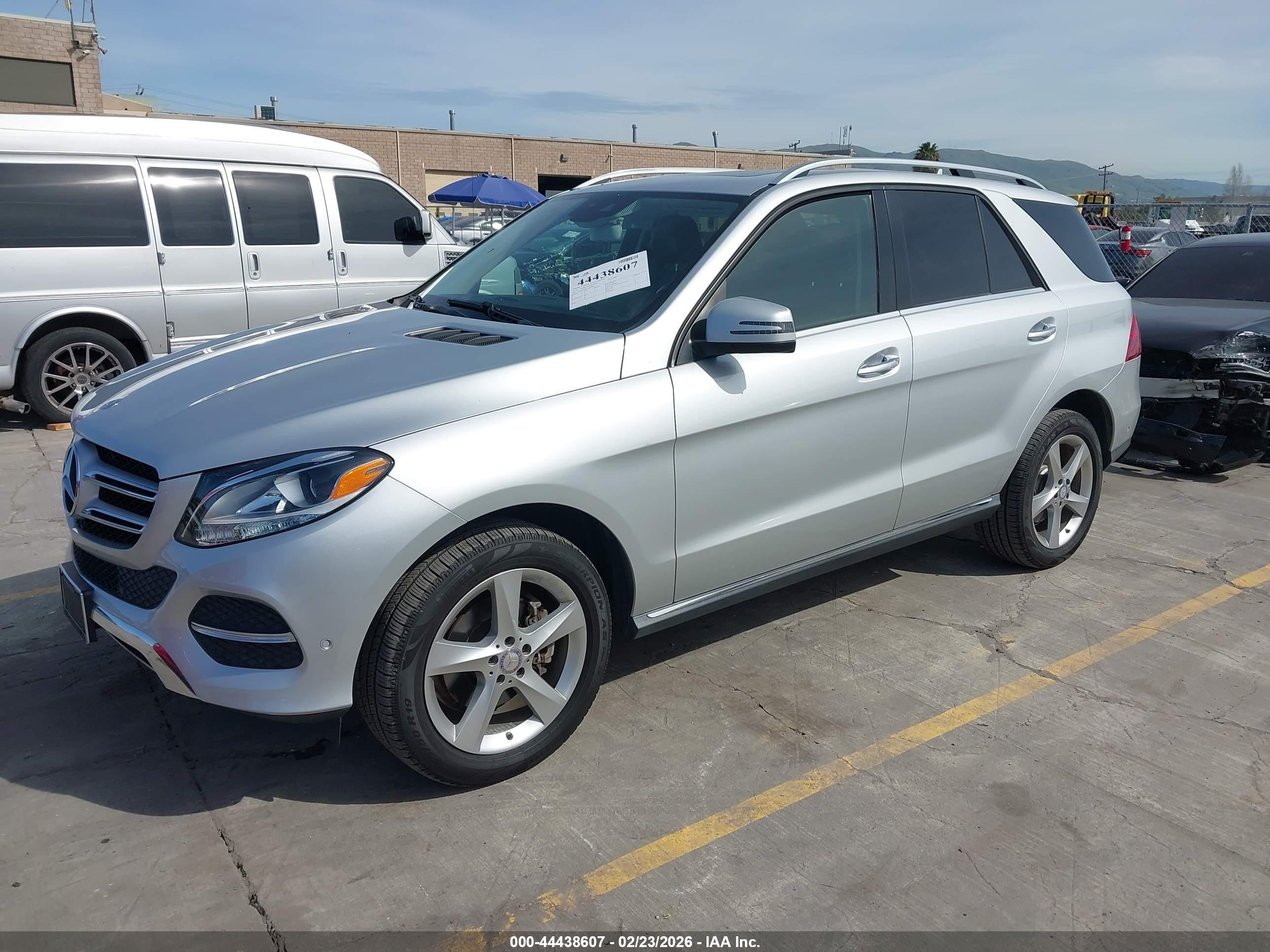 MERCEDES-BENZ GLE image 2