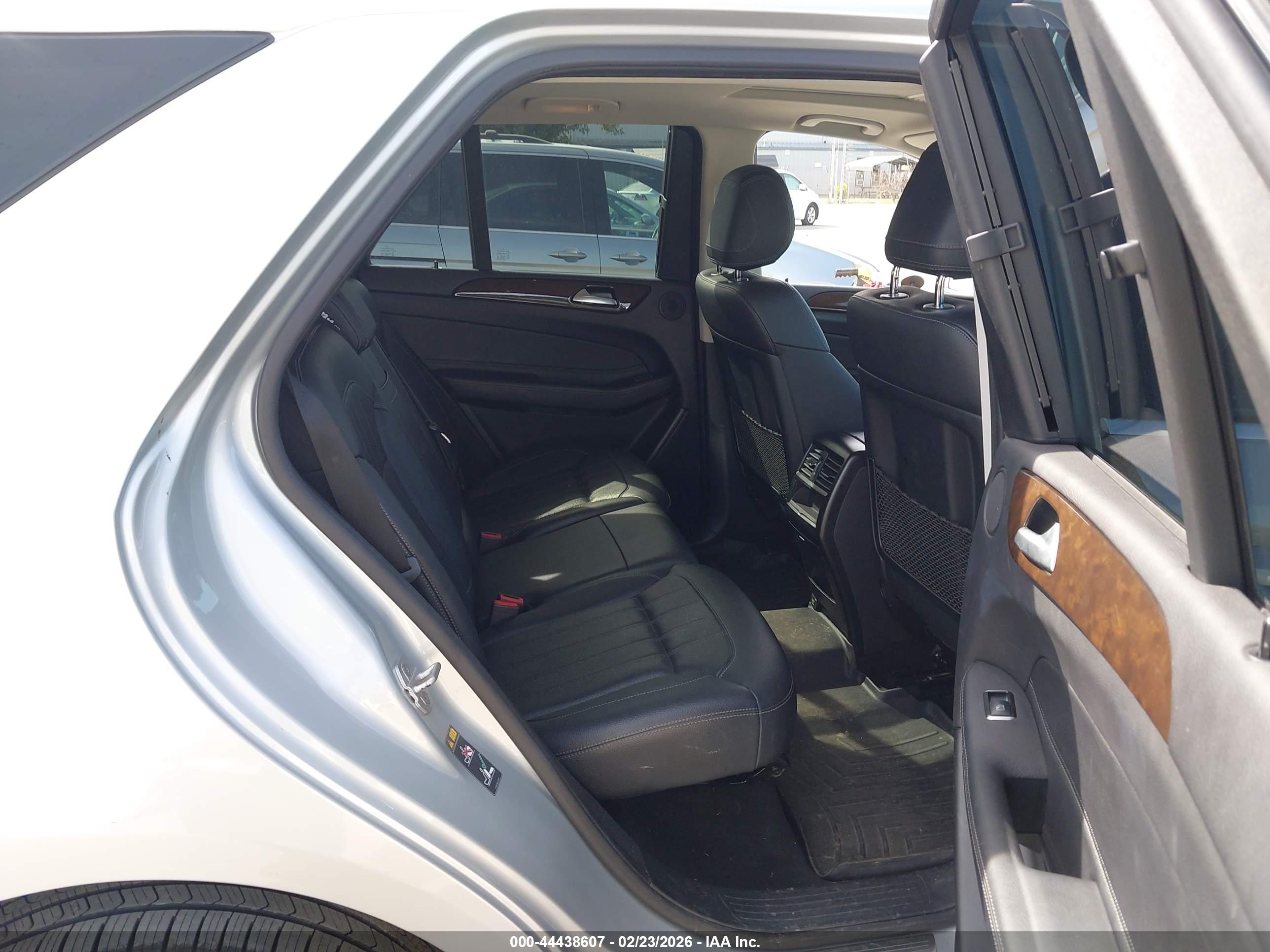 MERCEDES-BENZ GLE image 8