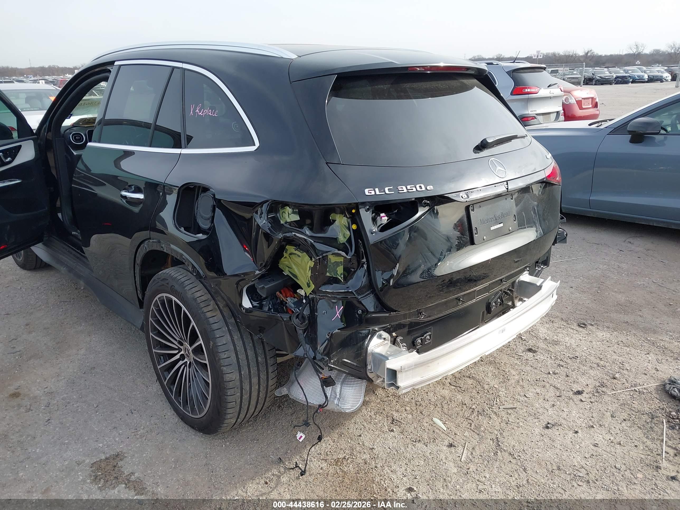 MERCEDES-BENZ GLC image 6