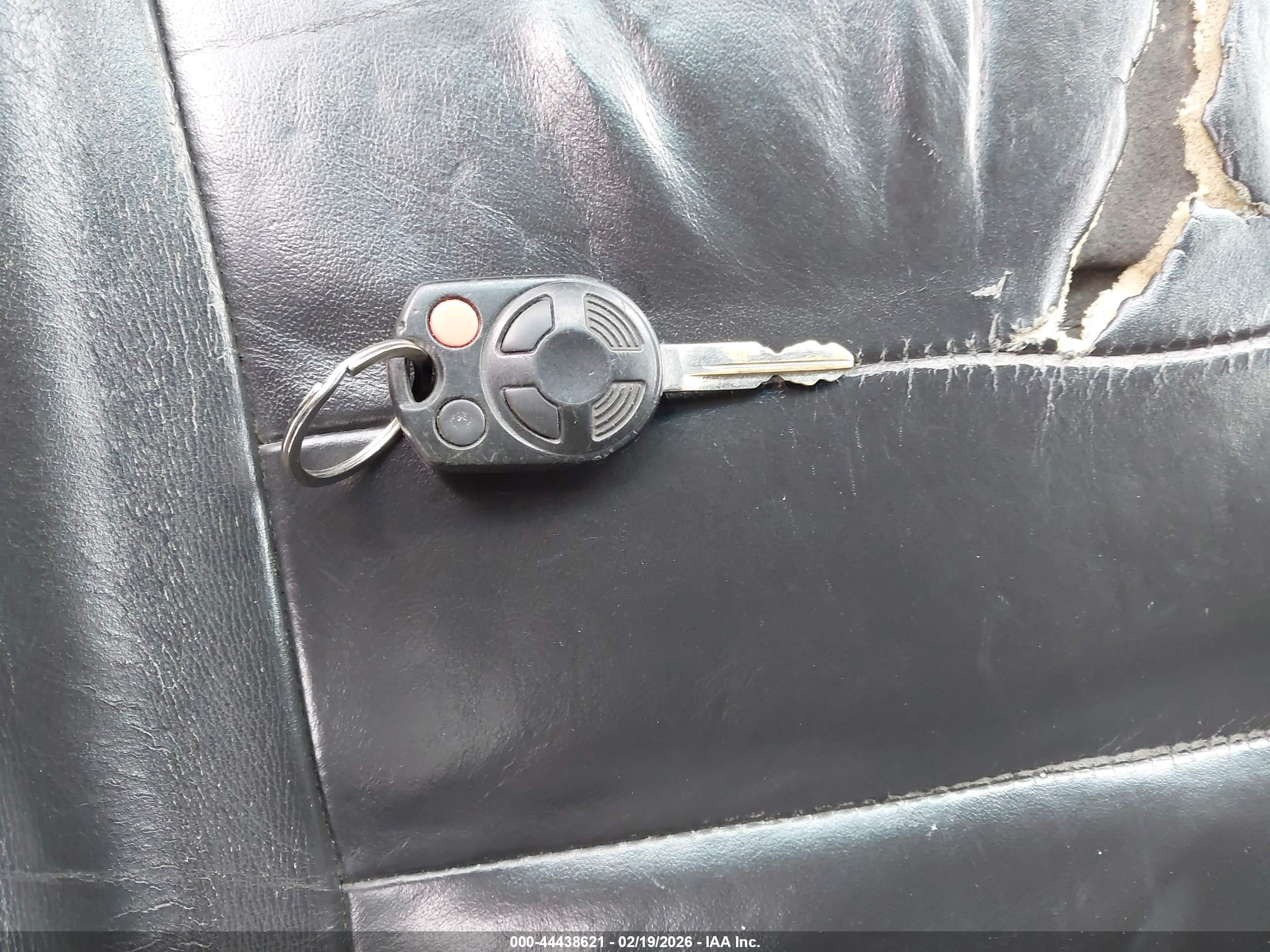 FORD ESCAPE image 11