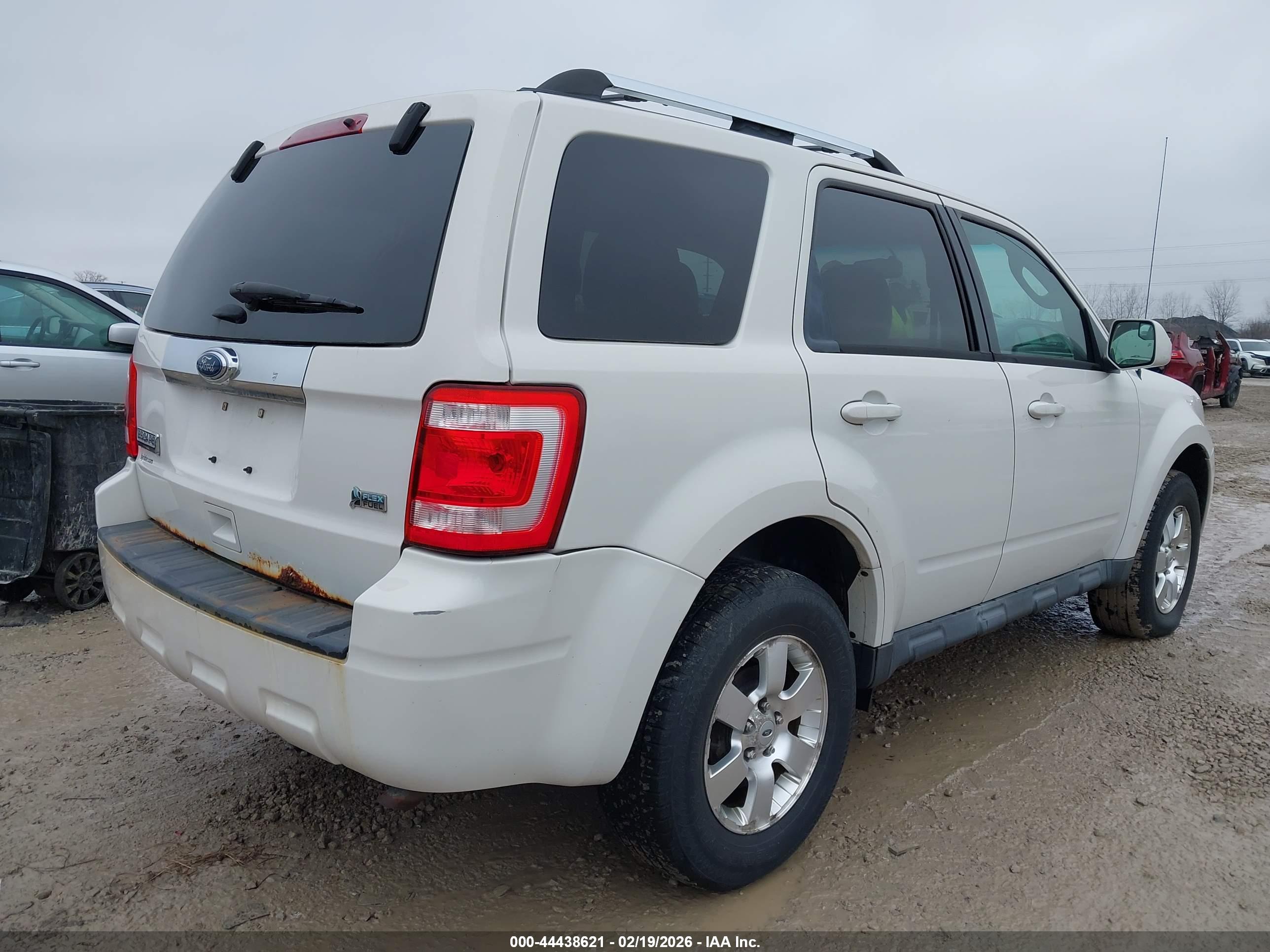 FORD ESCAPE image 4