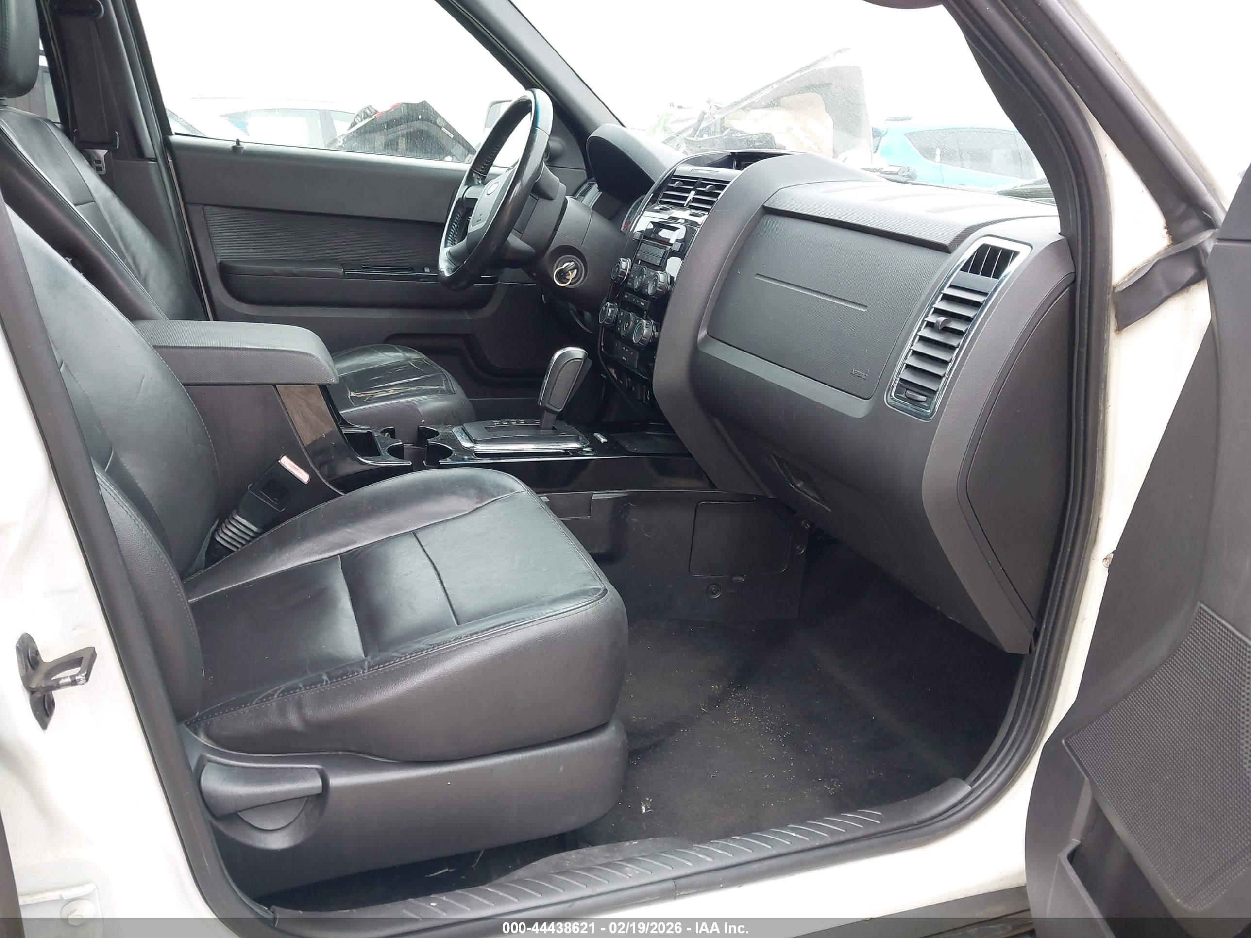 FORD ESCAPE image 5