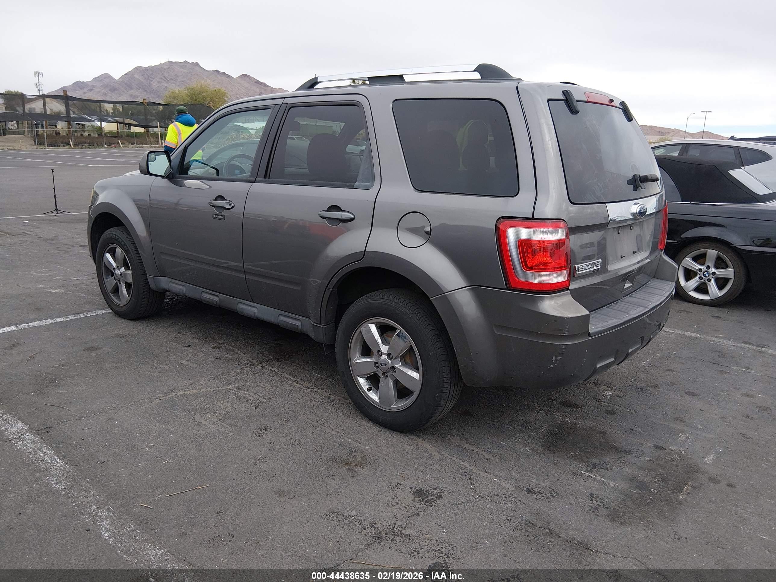 FORD ESCAPE image 3