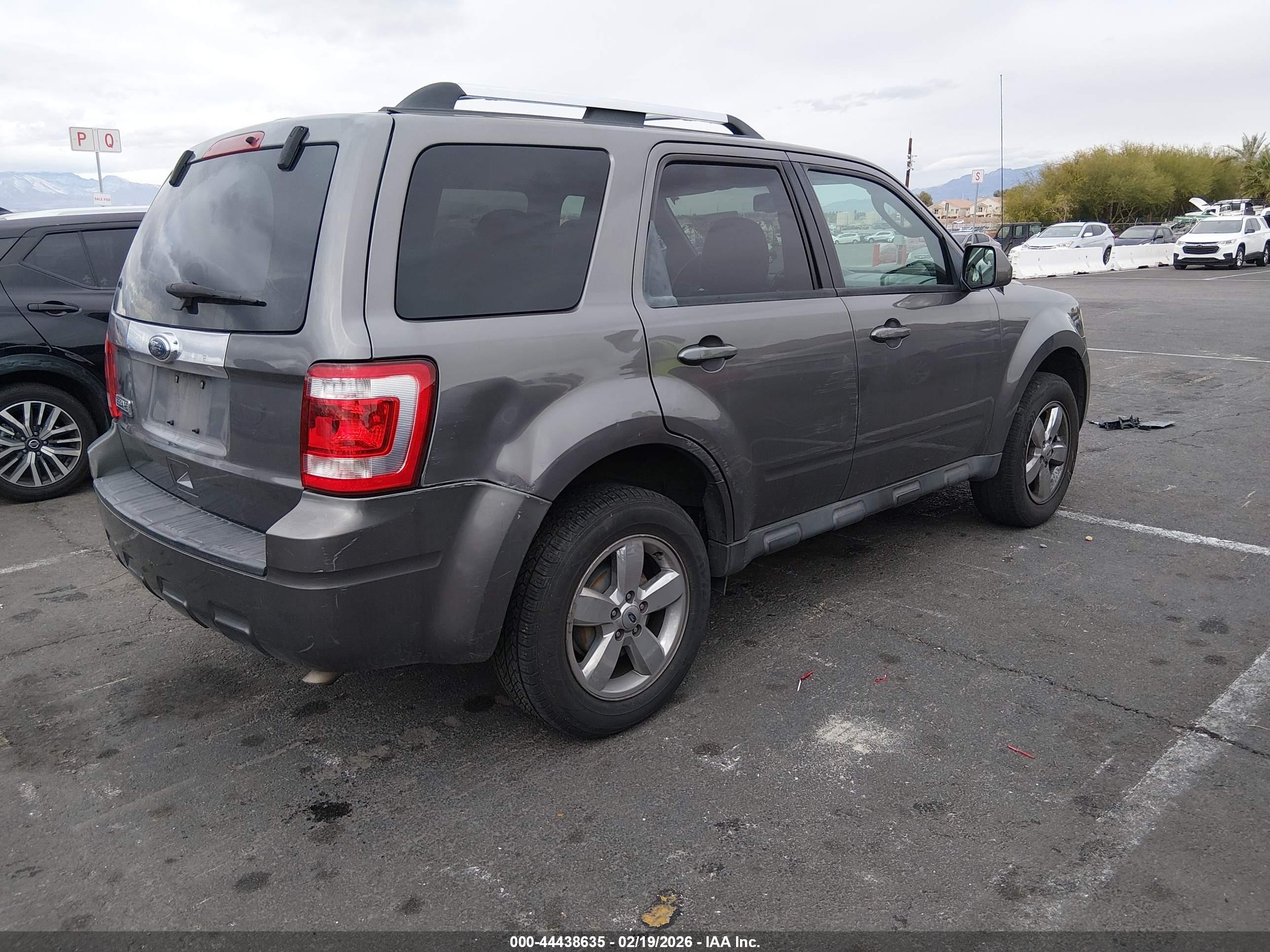 FORD ESCAPE image 4