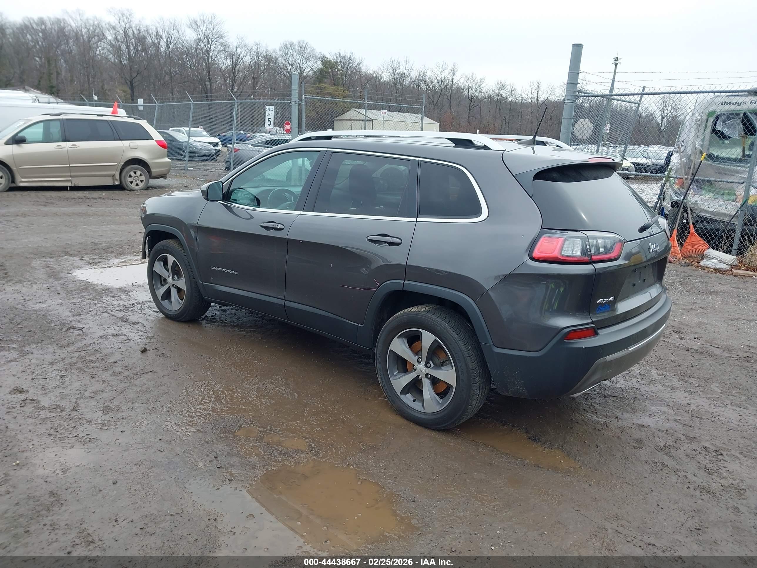 JEEP CHEROKEE image 3