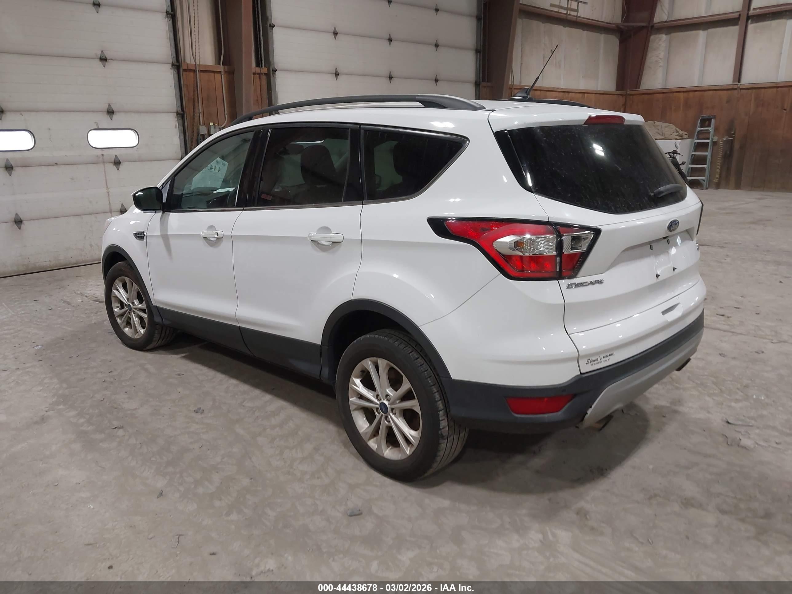 FORD ESCAPE image 3