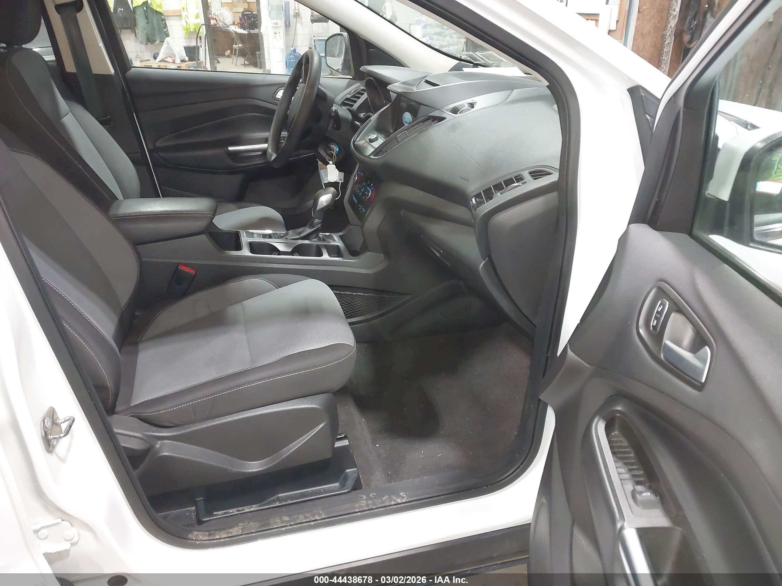FORD ESCAPE image 5