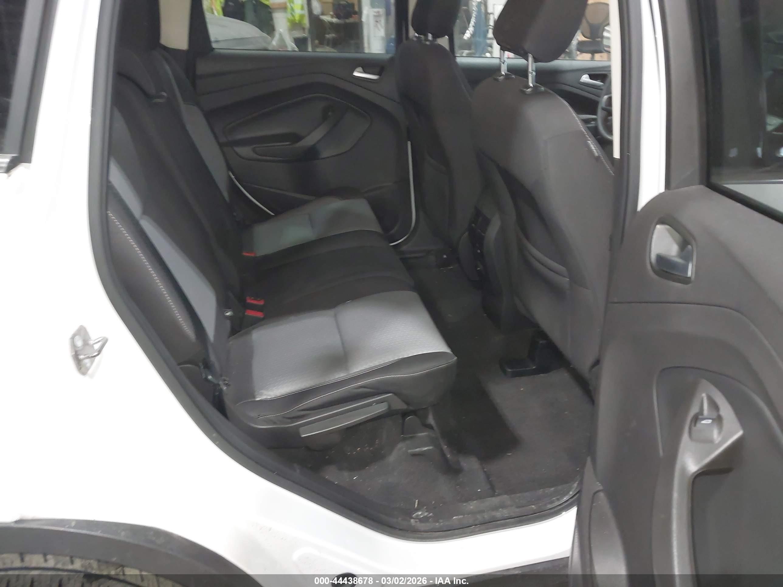 FORD ESCAPE image 8