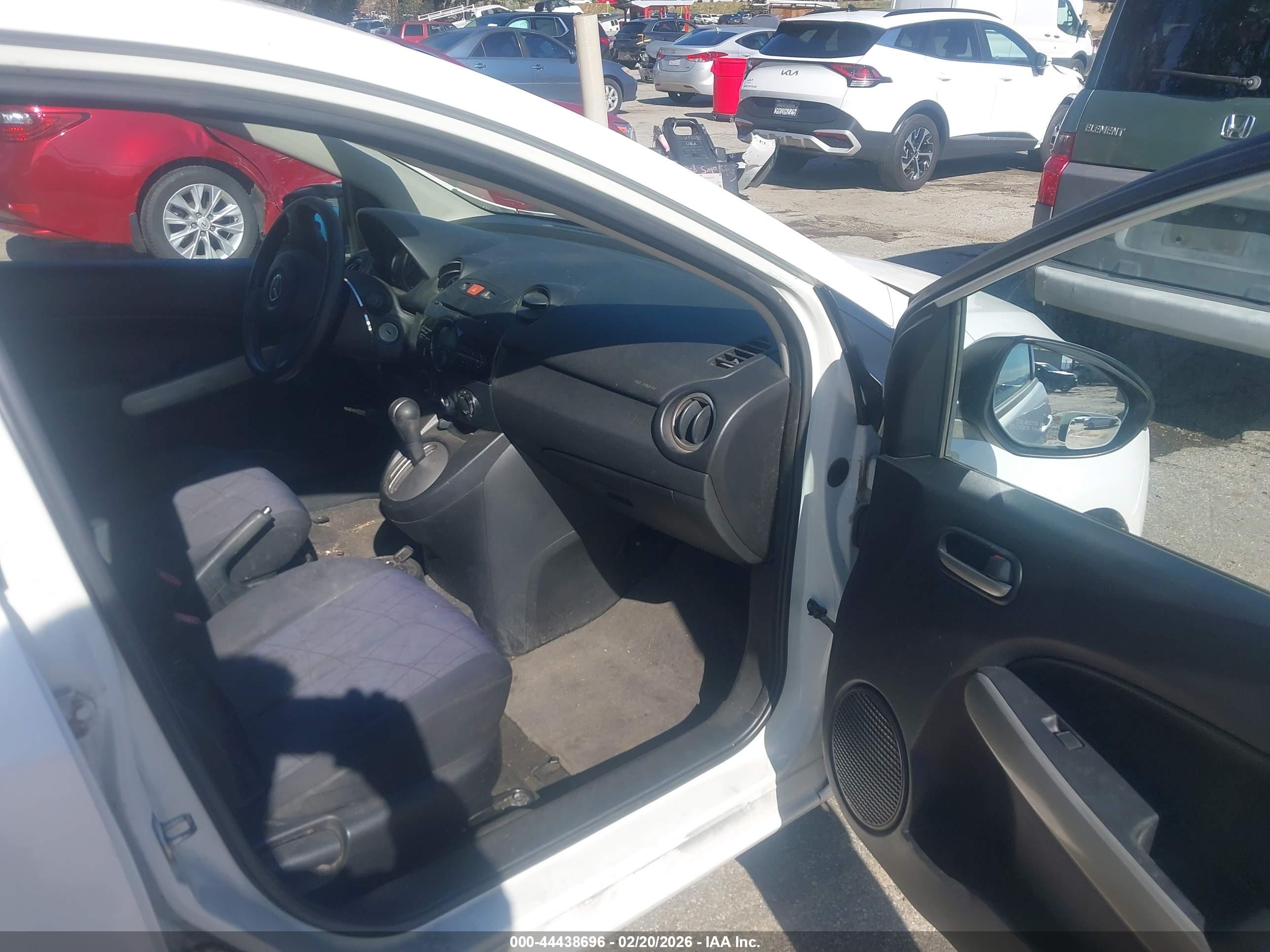 MAZDA MAZDA2 image 5