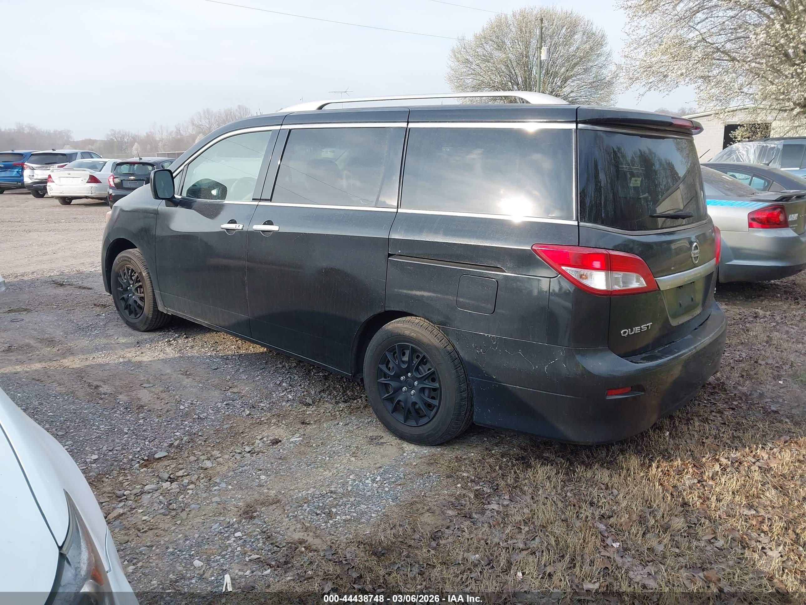 NISSAN QUEST image 3